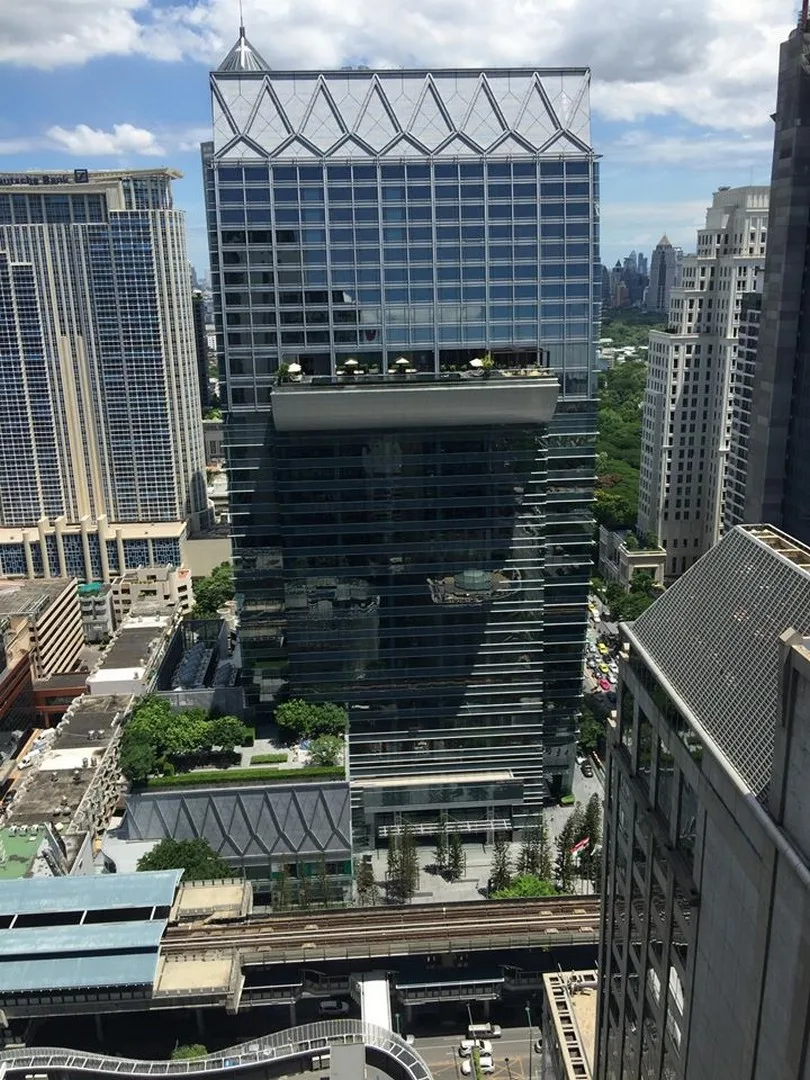 Noble Ploenchit — photo 5