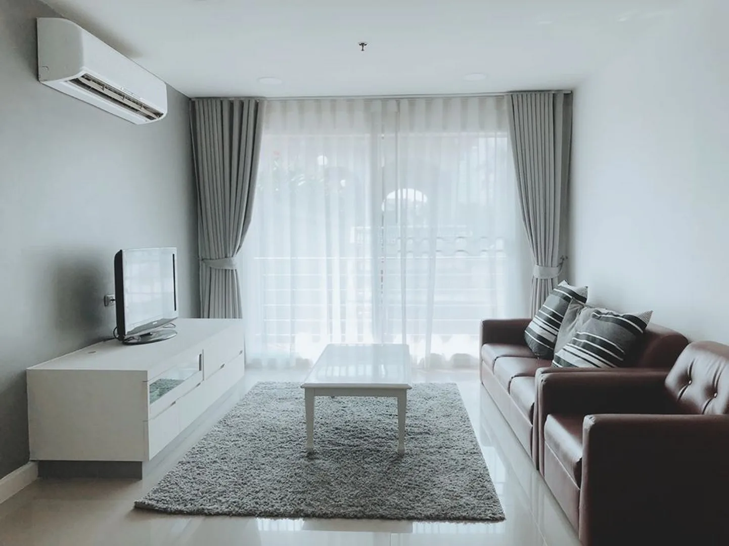 Serene Place Sukhumvit 24 — photo 2
