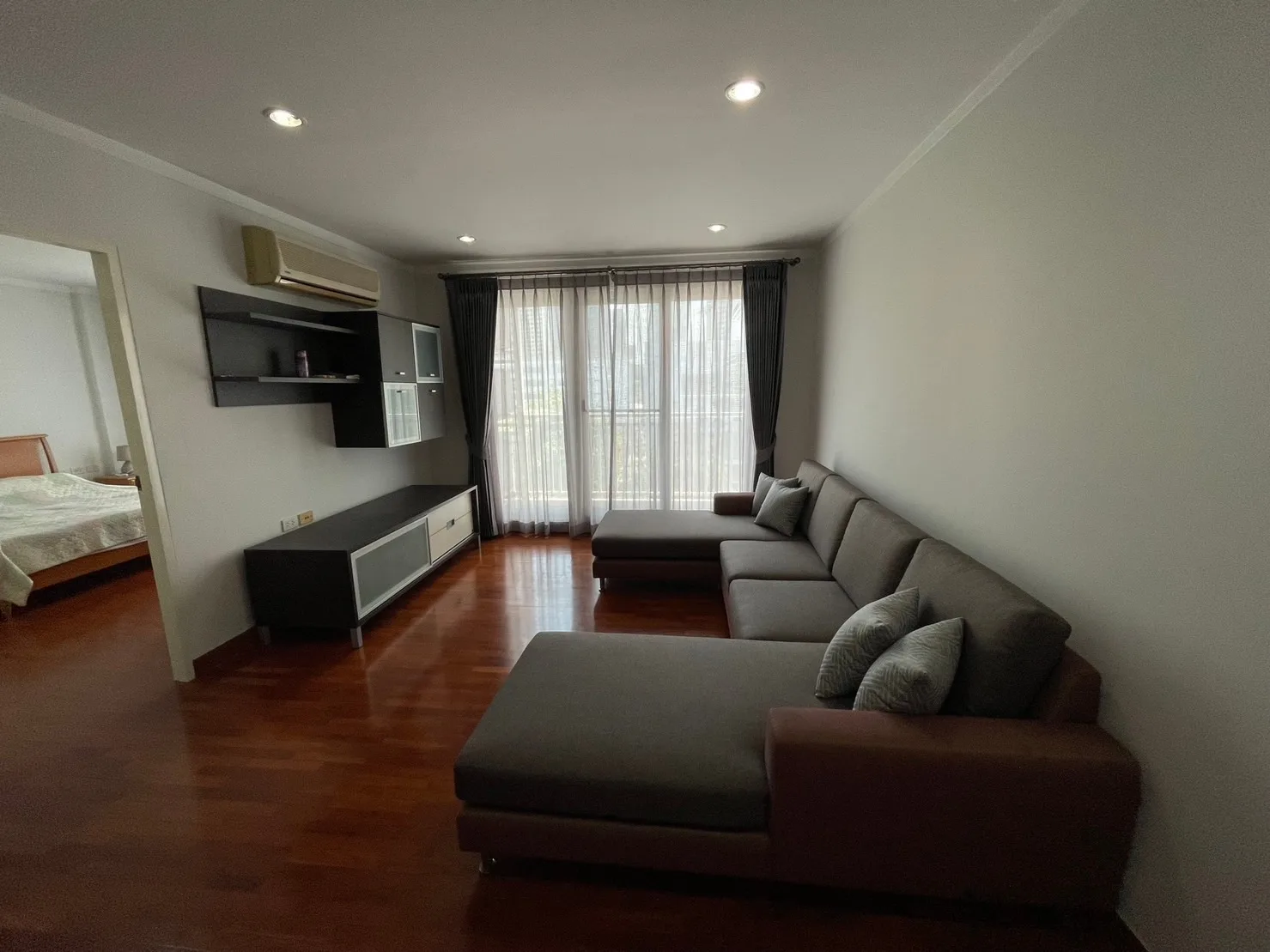 Baan Siri Sukhumvit 13 — photo 2