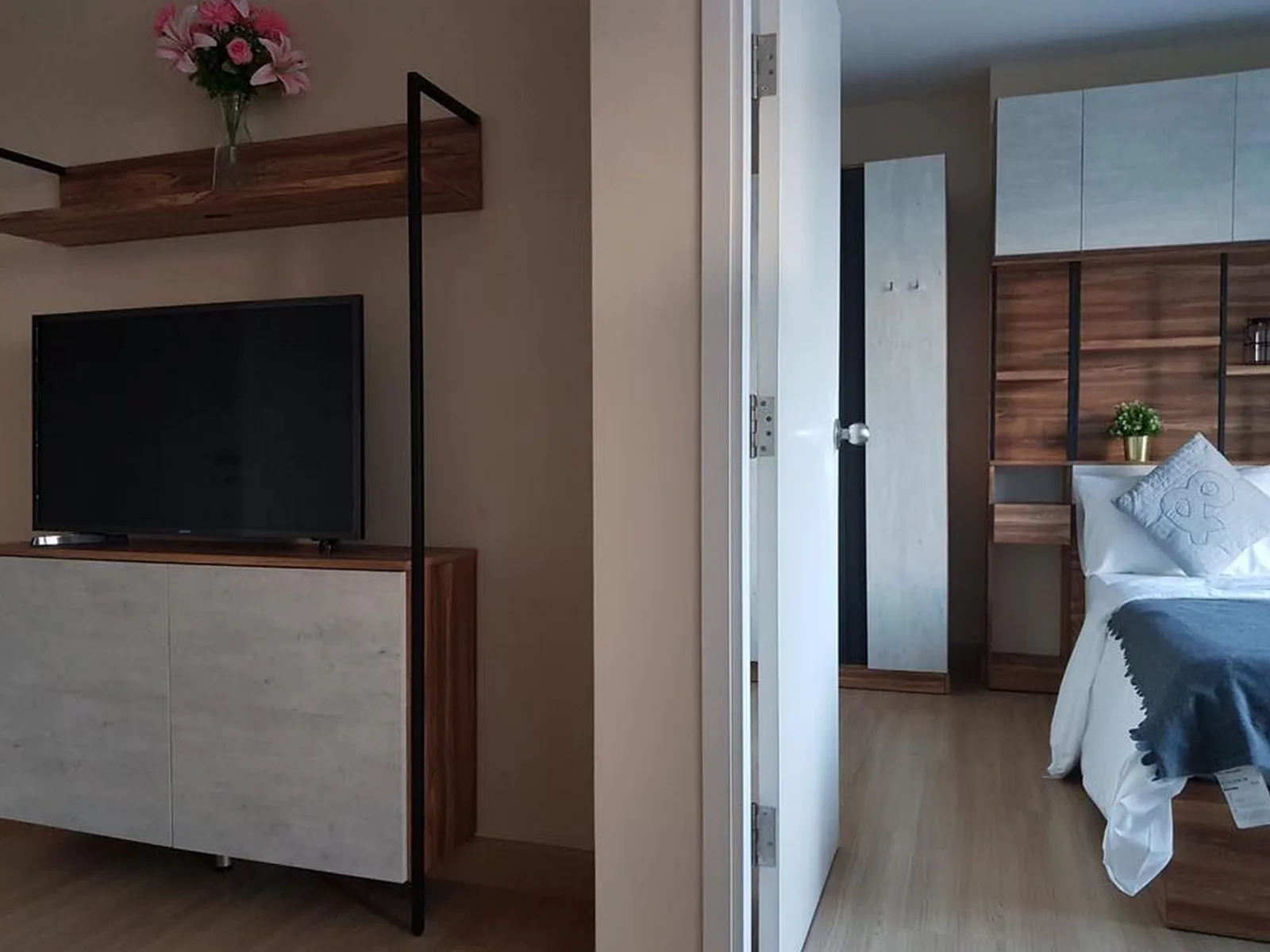 Motif Condo — photo 2