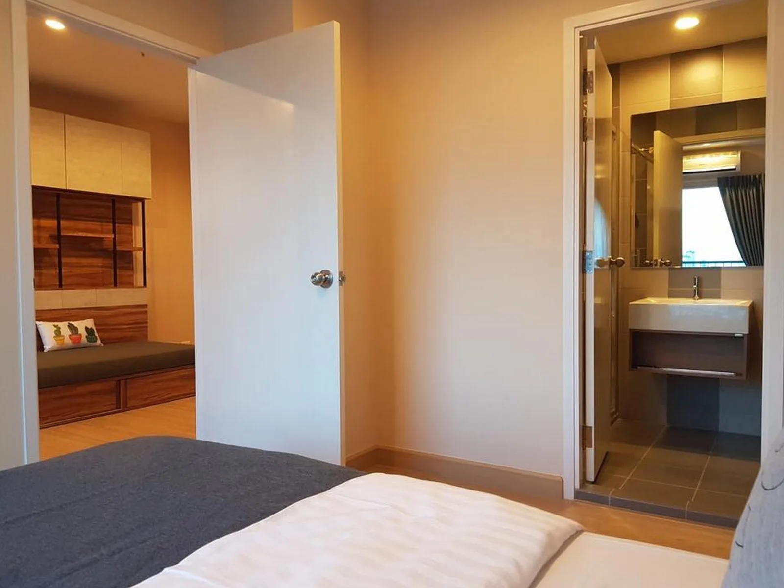 Motif Condo — photo 4