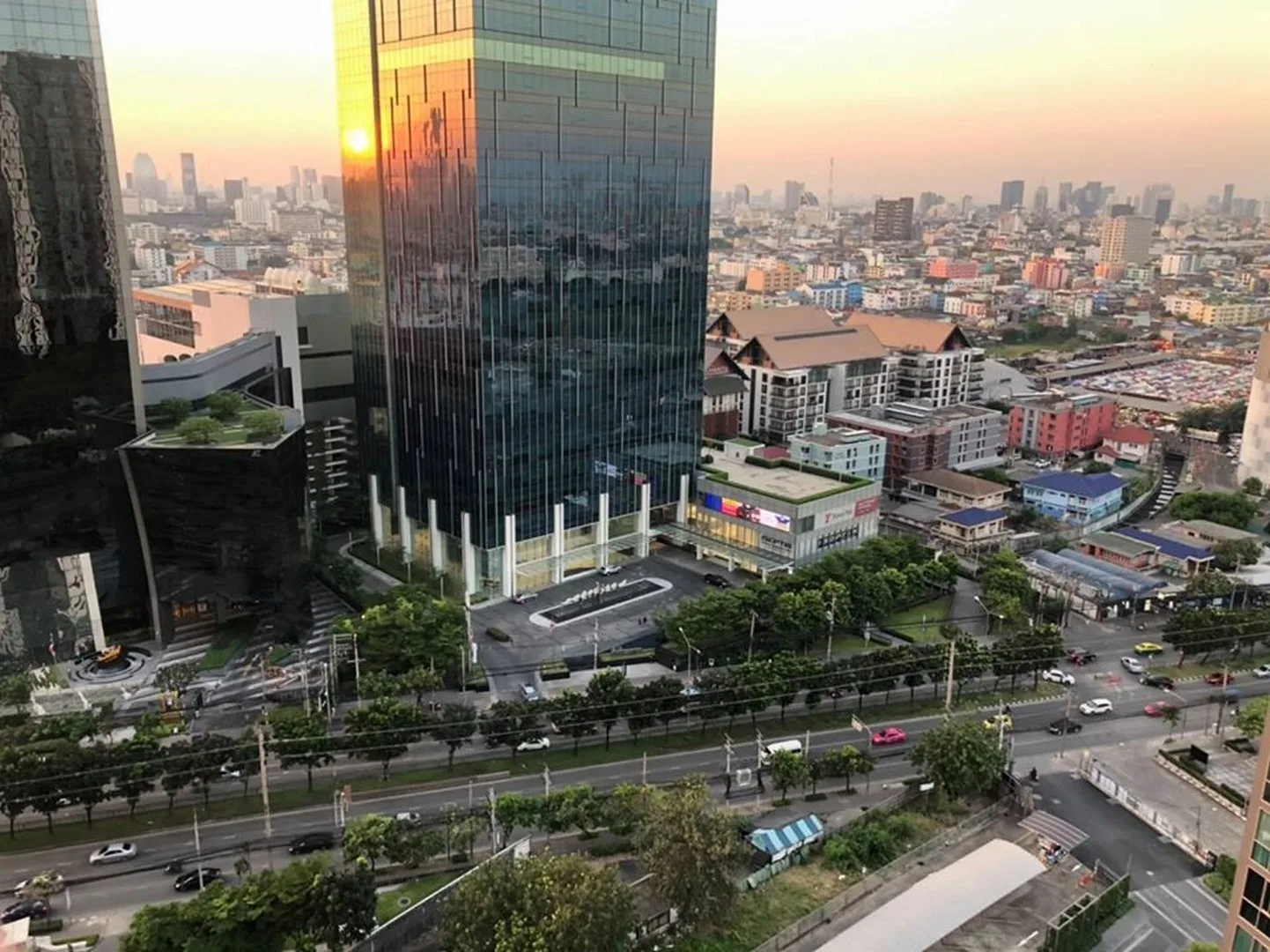 Noble Revolve Ratchada 2 — photo 11