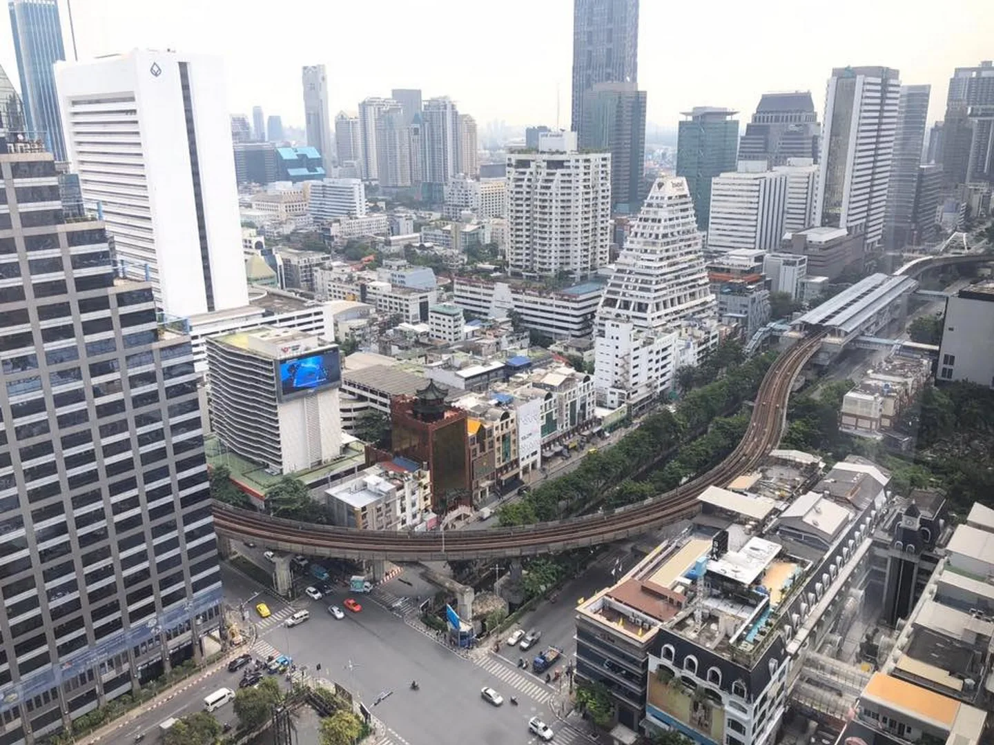 Ashton Silom — photo 8