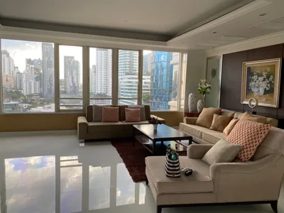 Hampton Thonglor 10