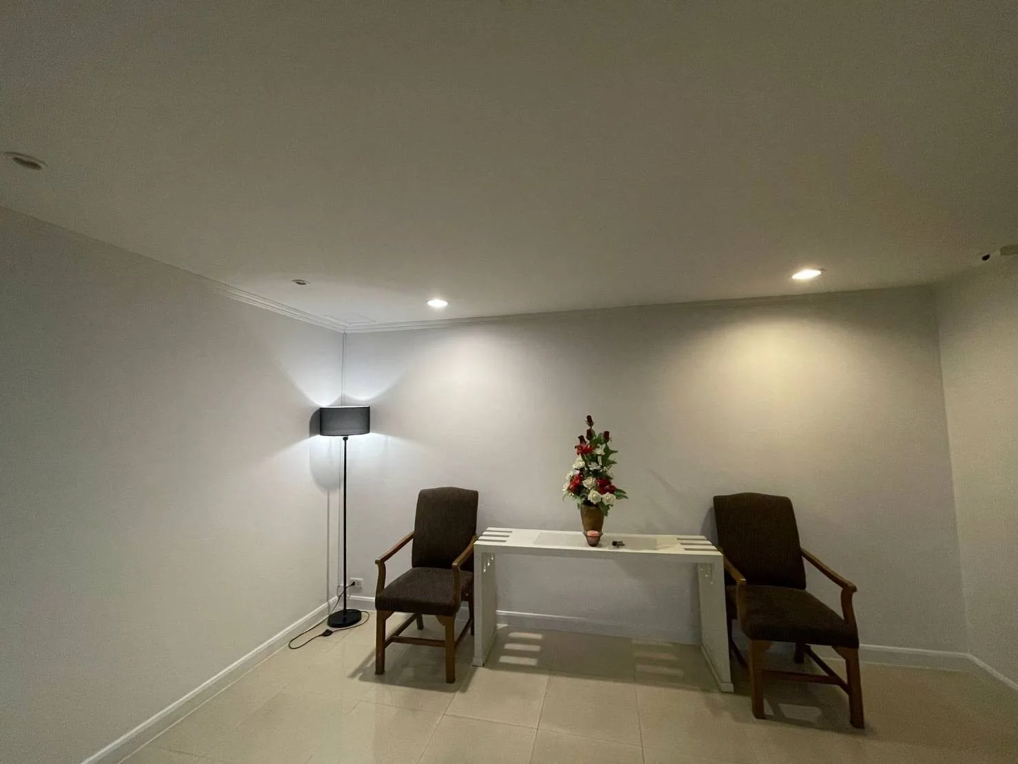 Empire House — photo 15