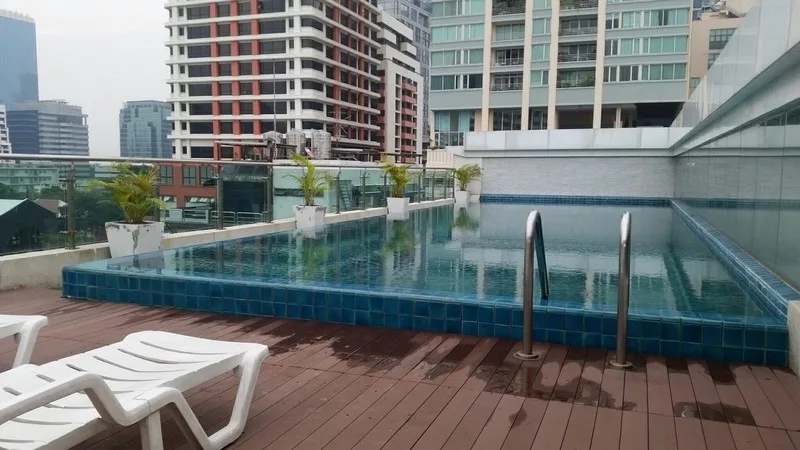 Focus on Saladaeng — photo 2