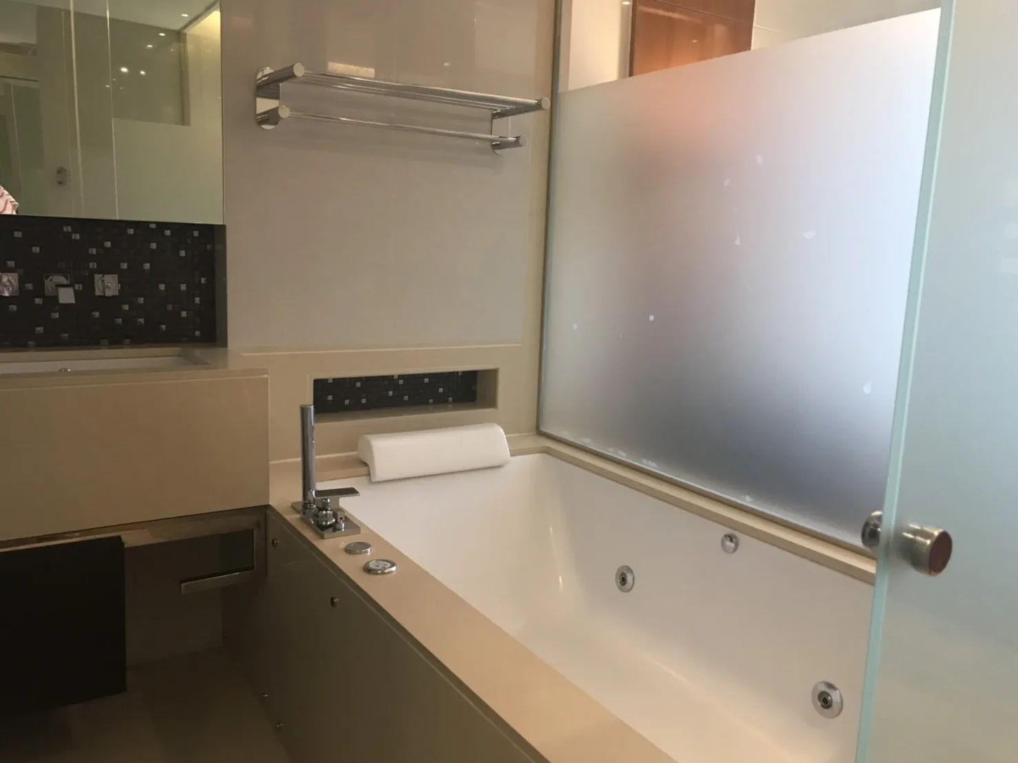 The Address Sukhumvit 28 — photo 7