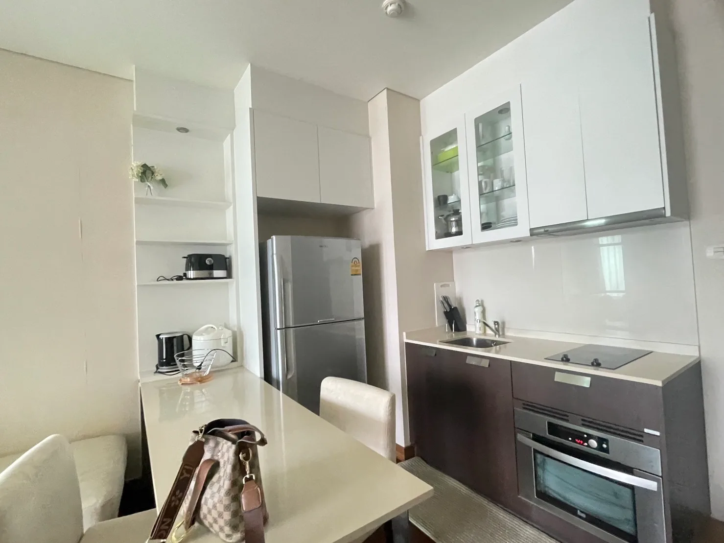Ivy Thonglor — photo 3