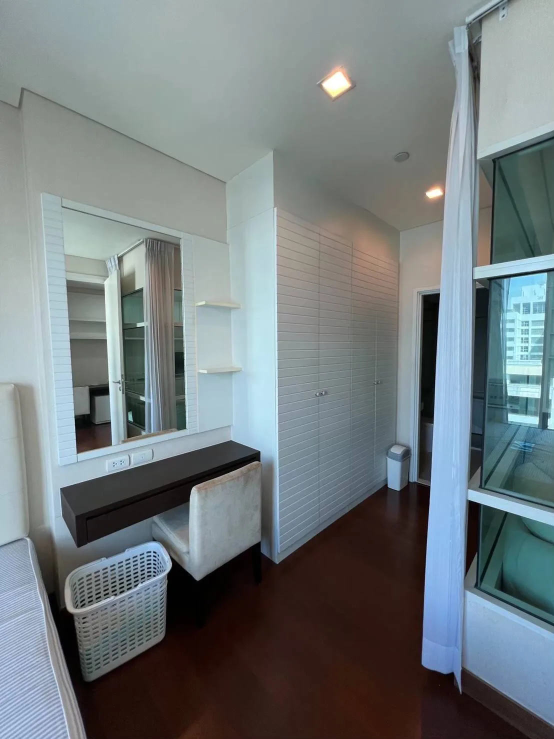 Ivy Thonglor — photo 6