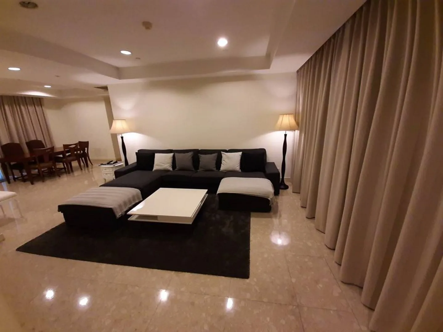 Hampton Thonglor 10 — photo 1