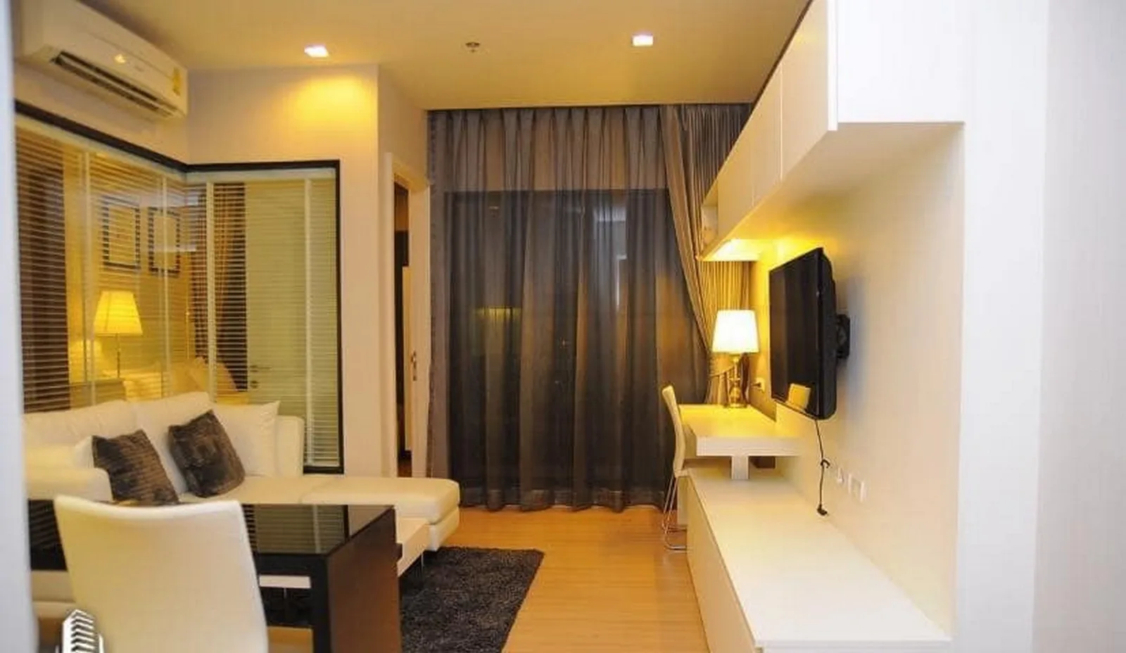 Urbano Absolute Sathon - Taksin — photo 2