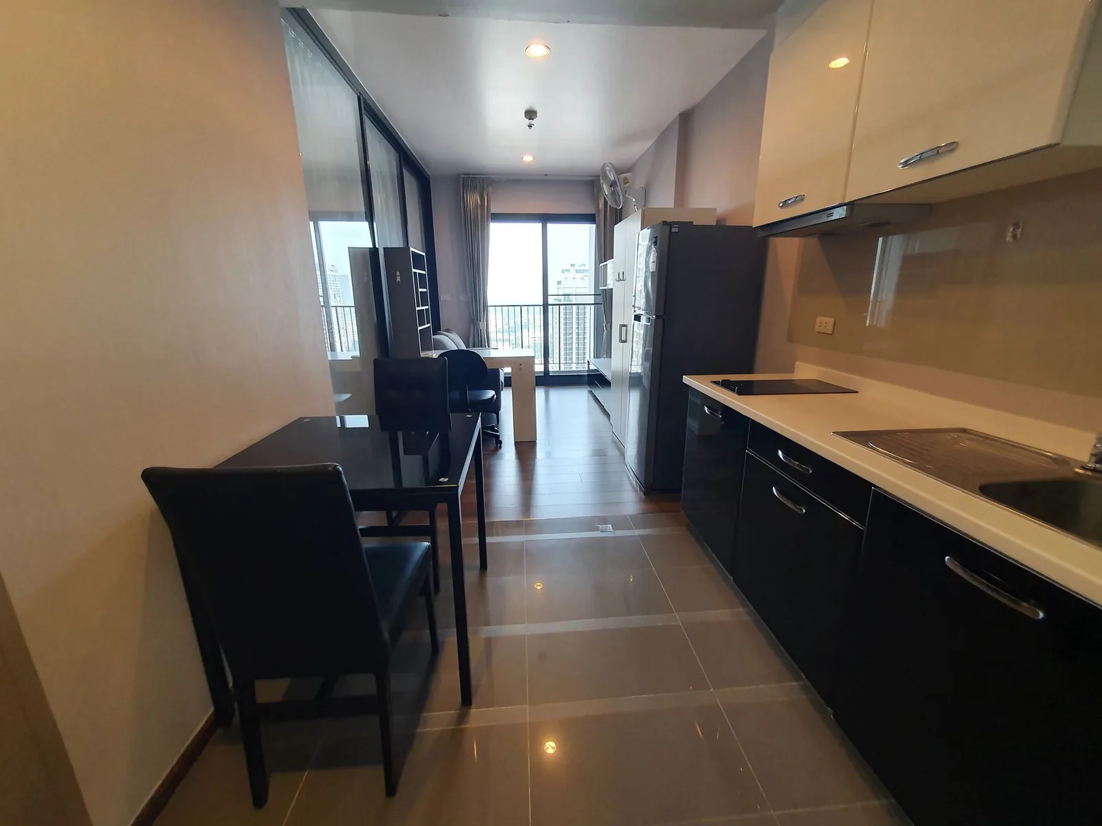 Onyx Phaholyothin — photo 6