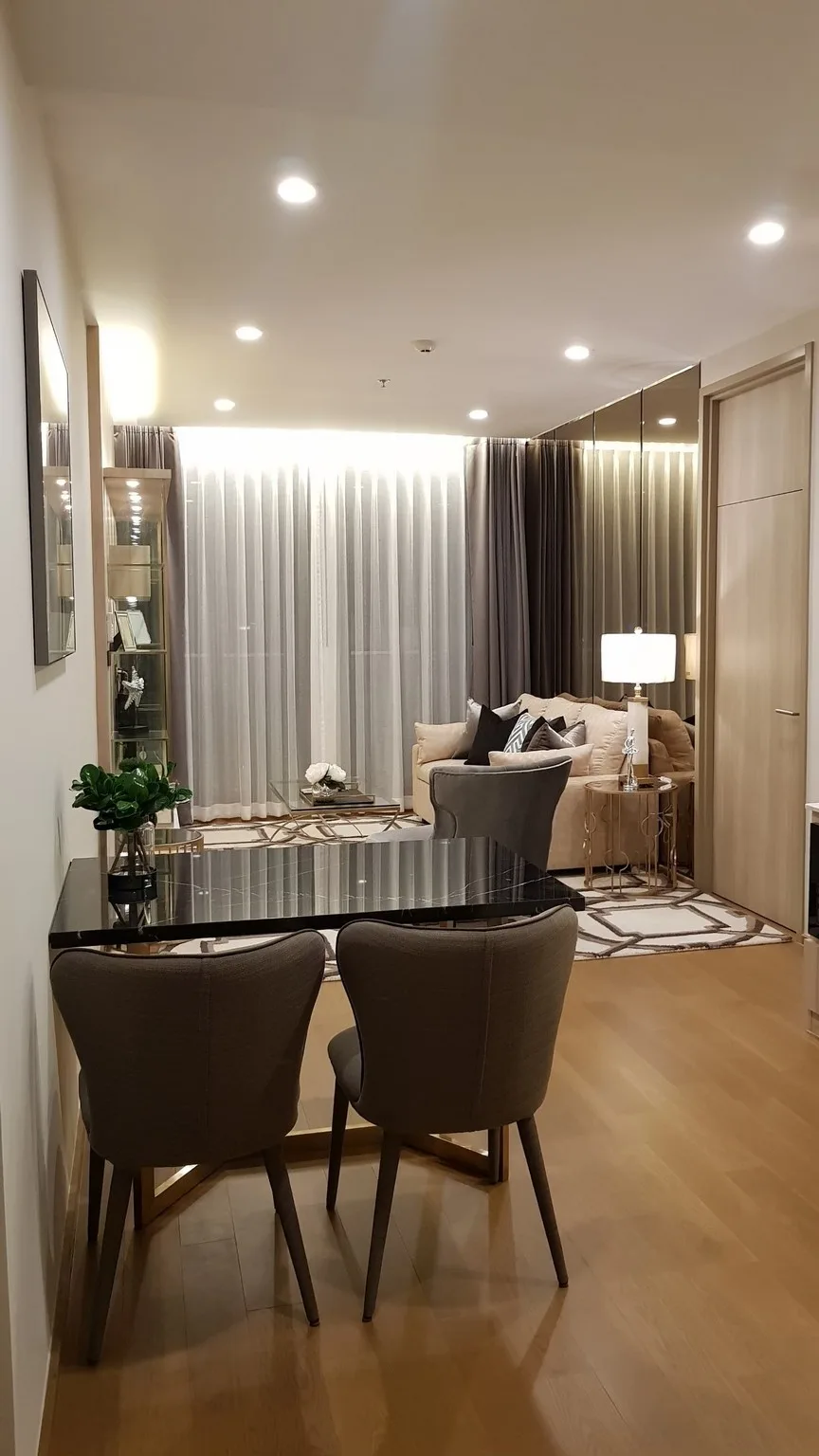 Noble Ploenchit — photo 13