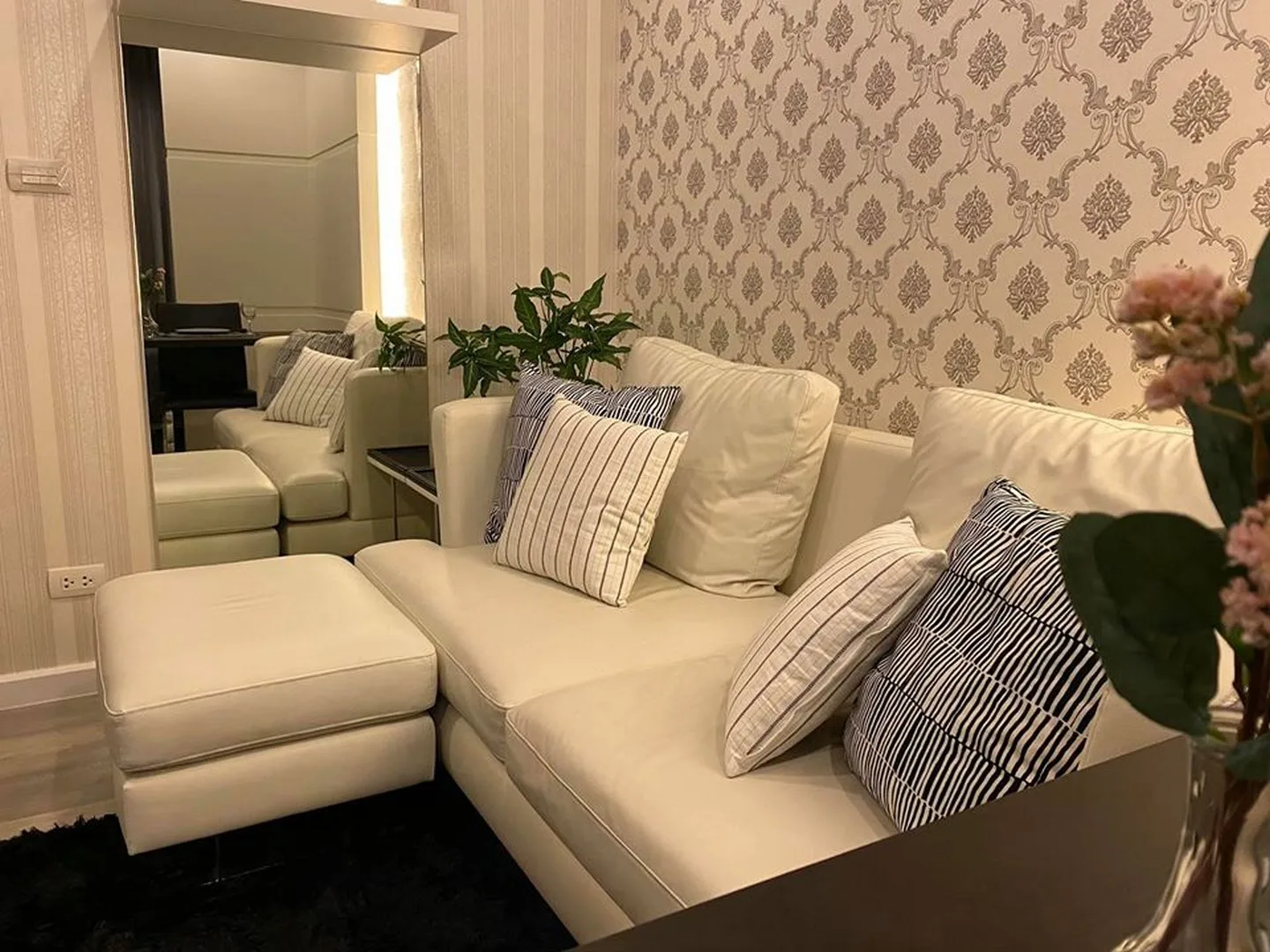 Urbano Absolute Sathon - Taksin — photo 10