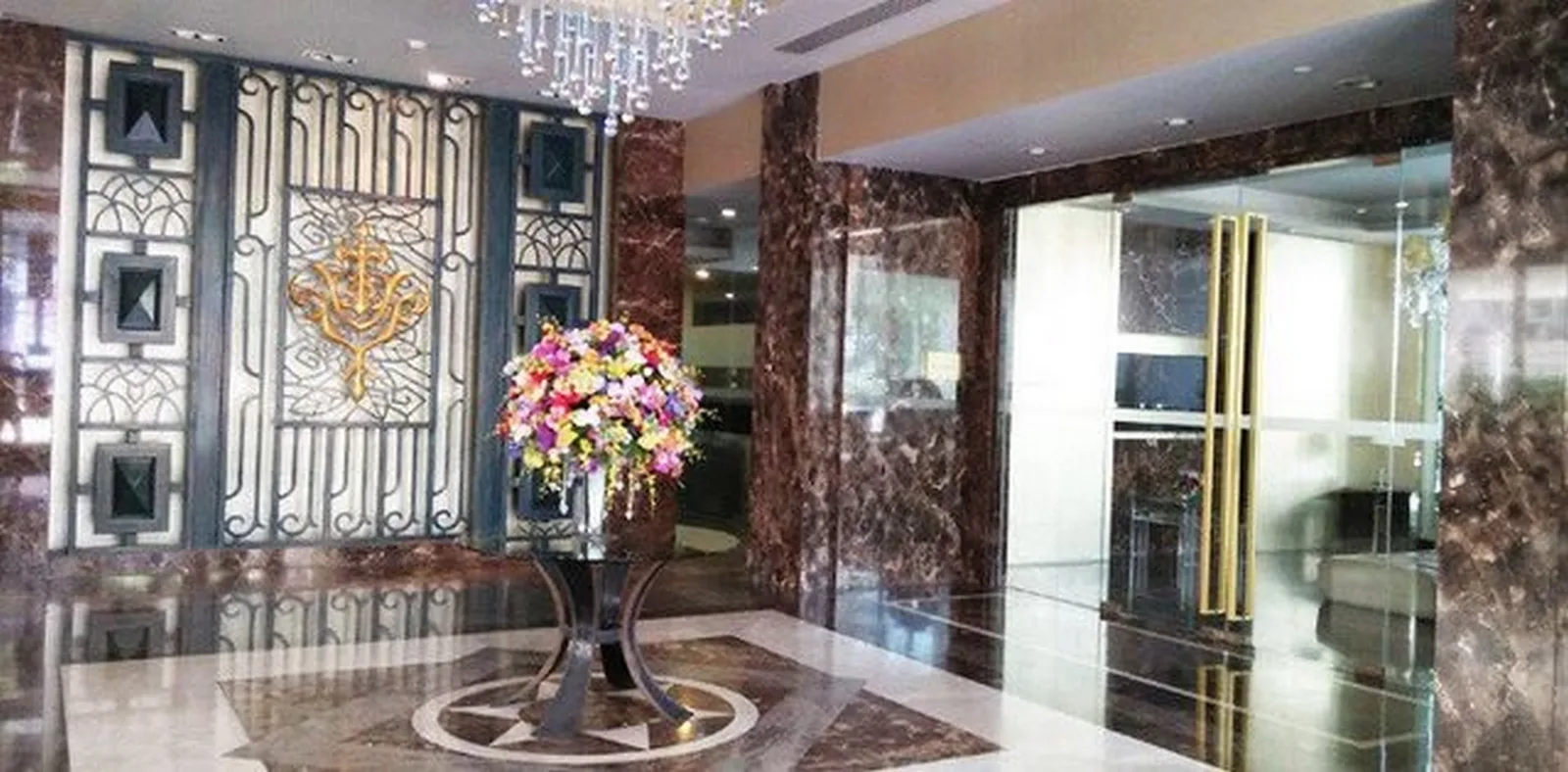 Ivy Thonglor — photo 8