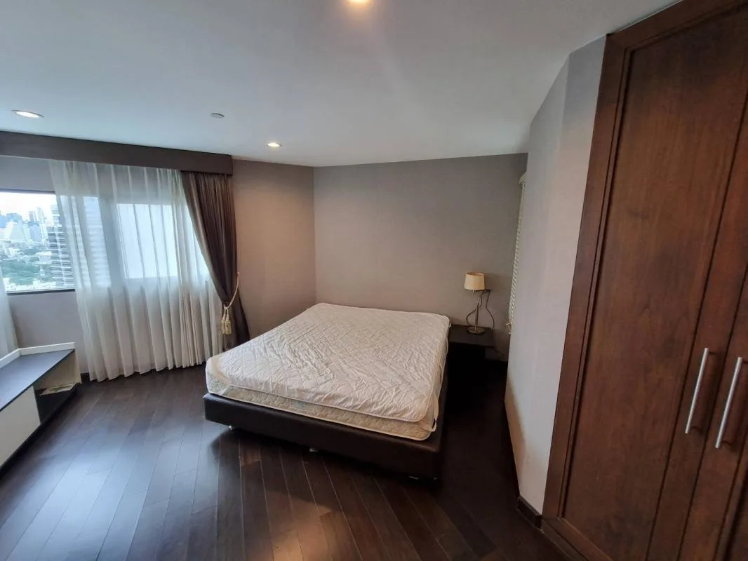 Sathorn Gardens — photo 9