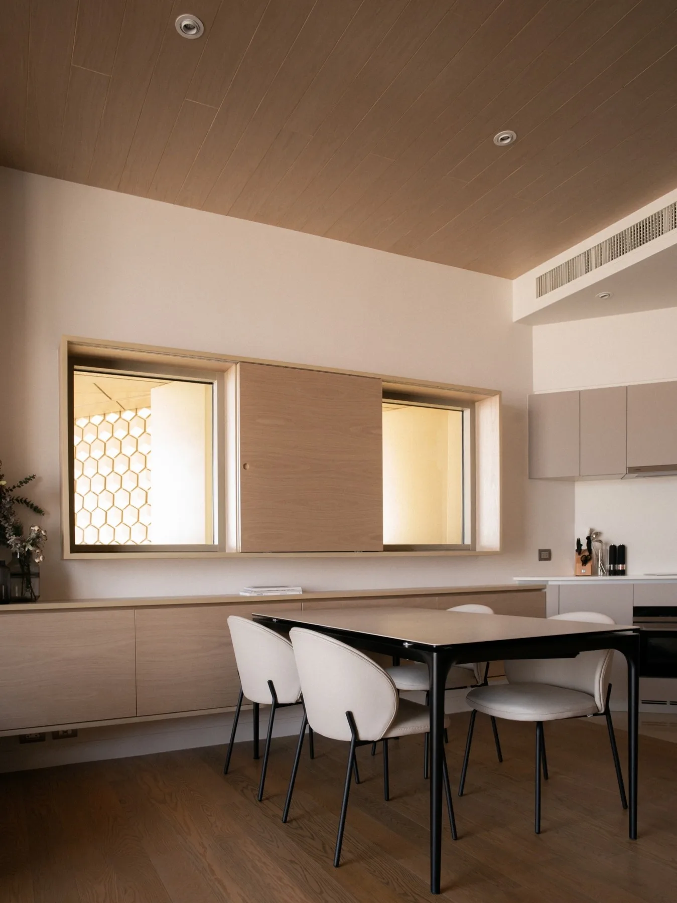 Magnolias Waterfront Residences — photo 7
