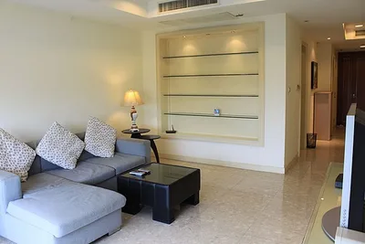 Hampton Thonglor 10