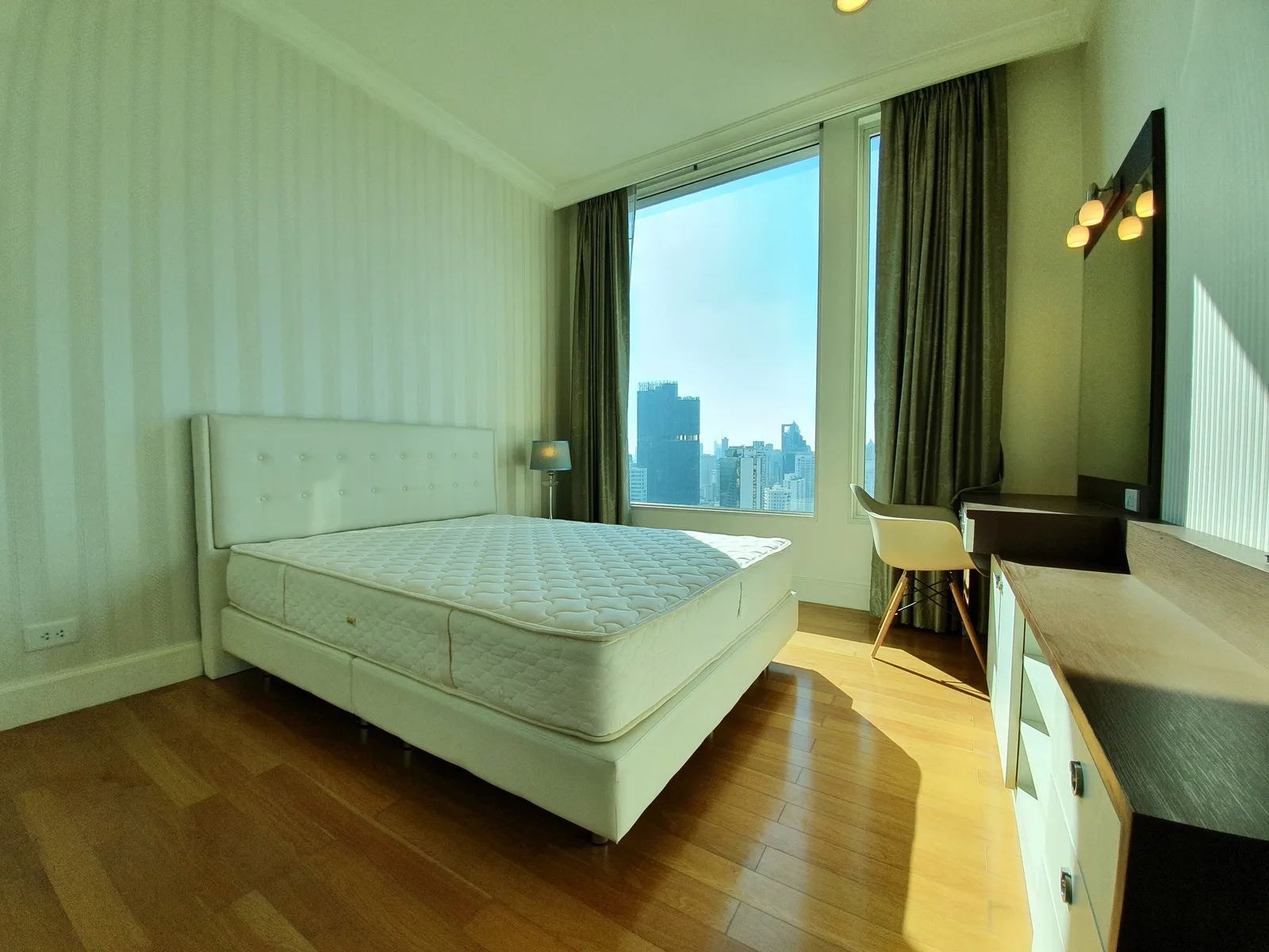 Royce Private Residences — photo 6