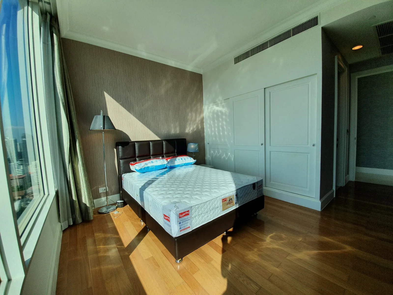 Royce Private Residences — photo 8