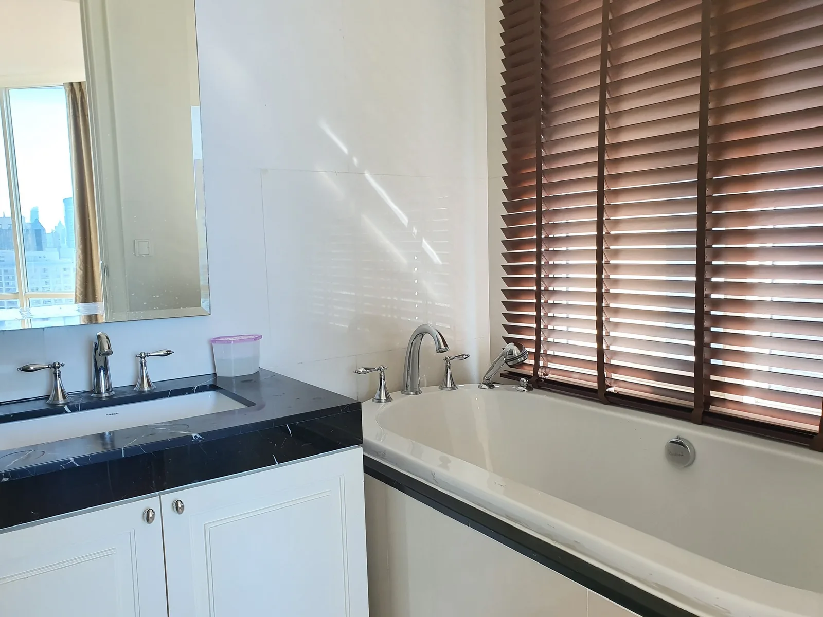Royce Private Residences — photo 10