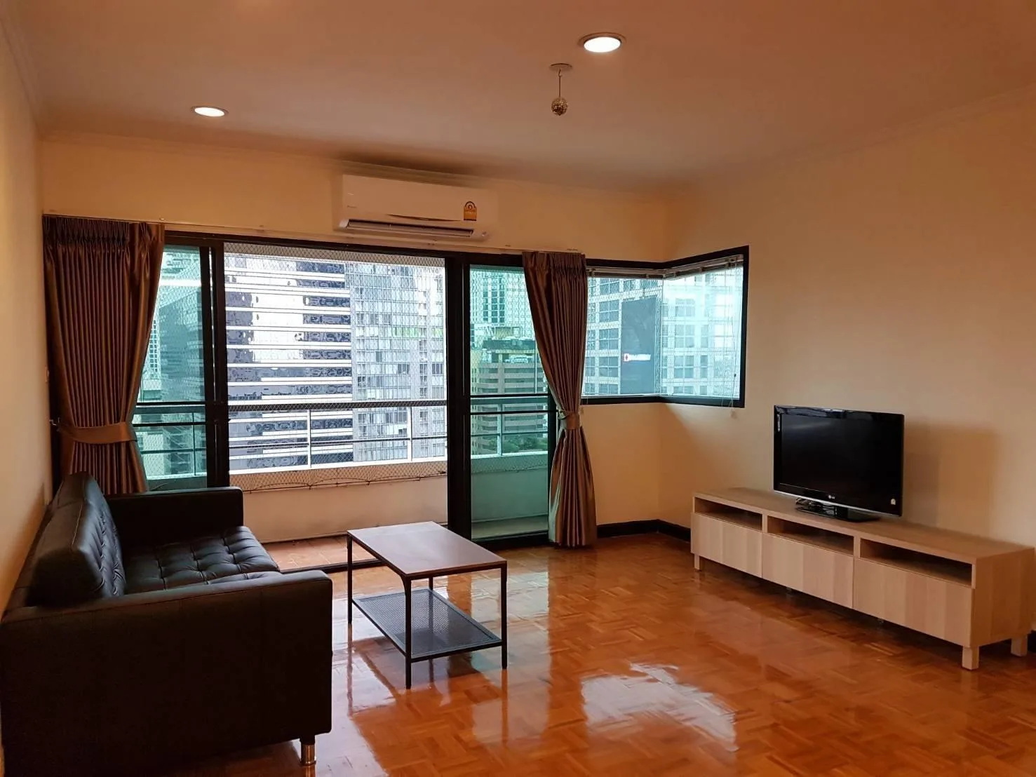 Sathorn Gardens — photo 3