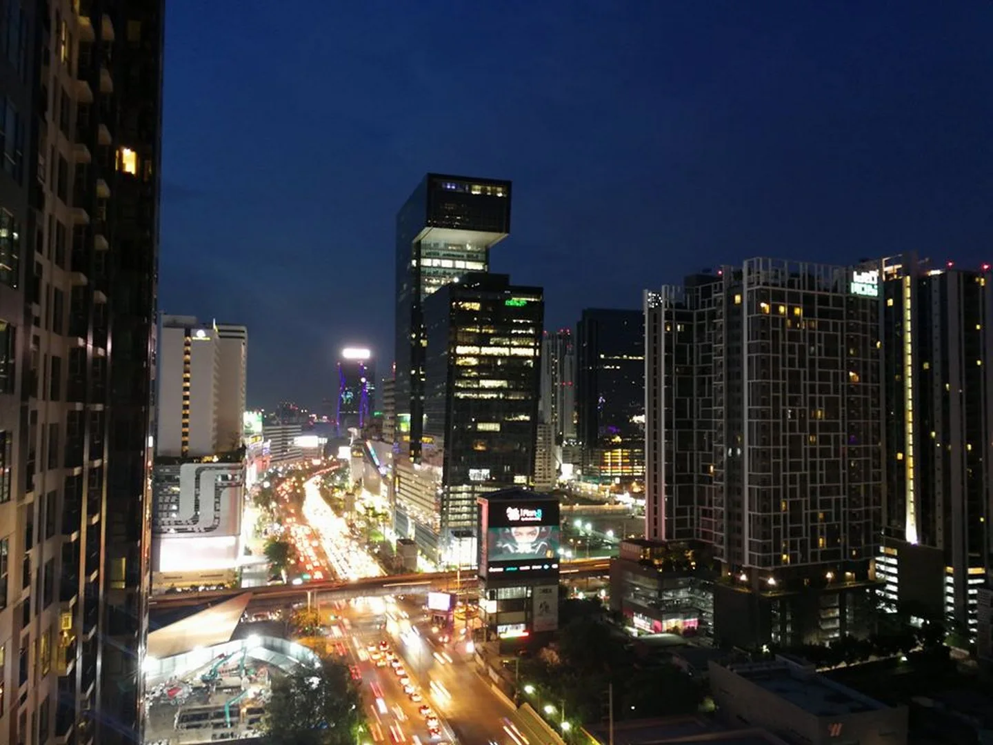 Chewathai Residence Asoke — photo 9