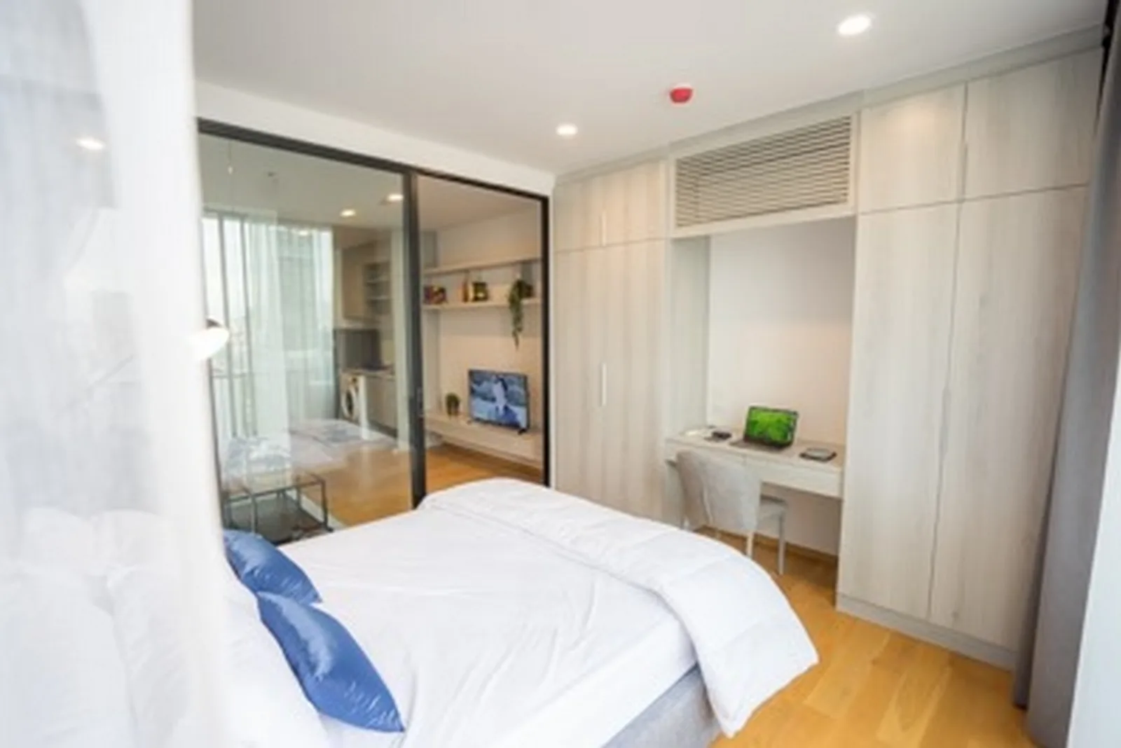 Noble Revolve Silom — photo 2