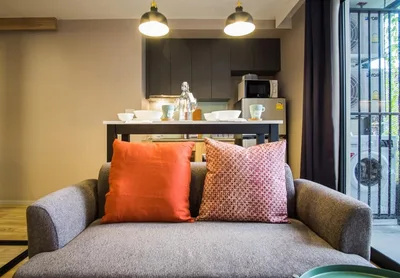Blossom Condo @ Sathorn - Charoenrat