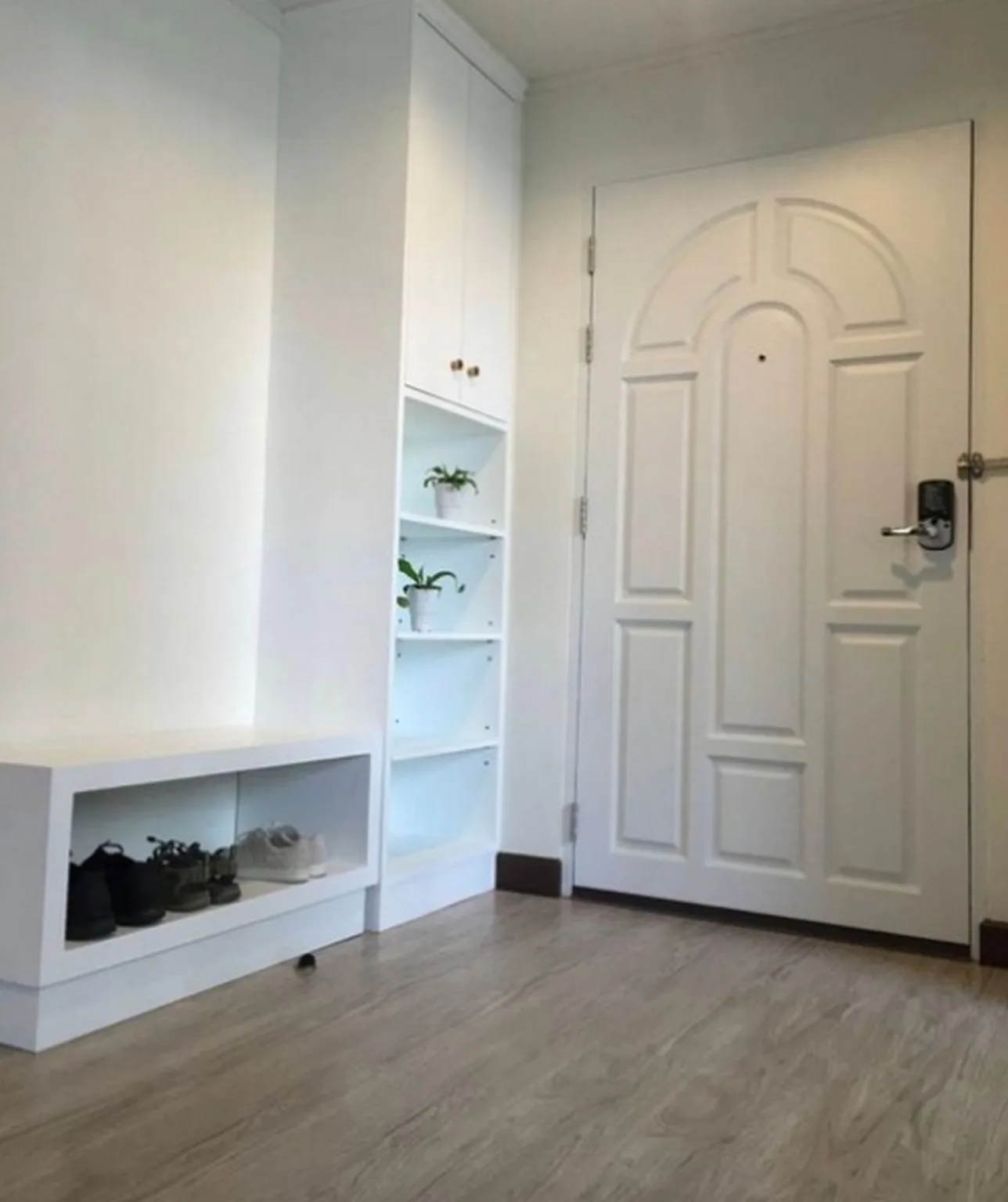 Beverly Tower Condo — photo 4