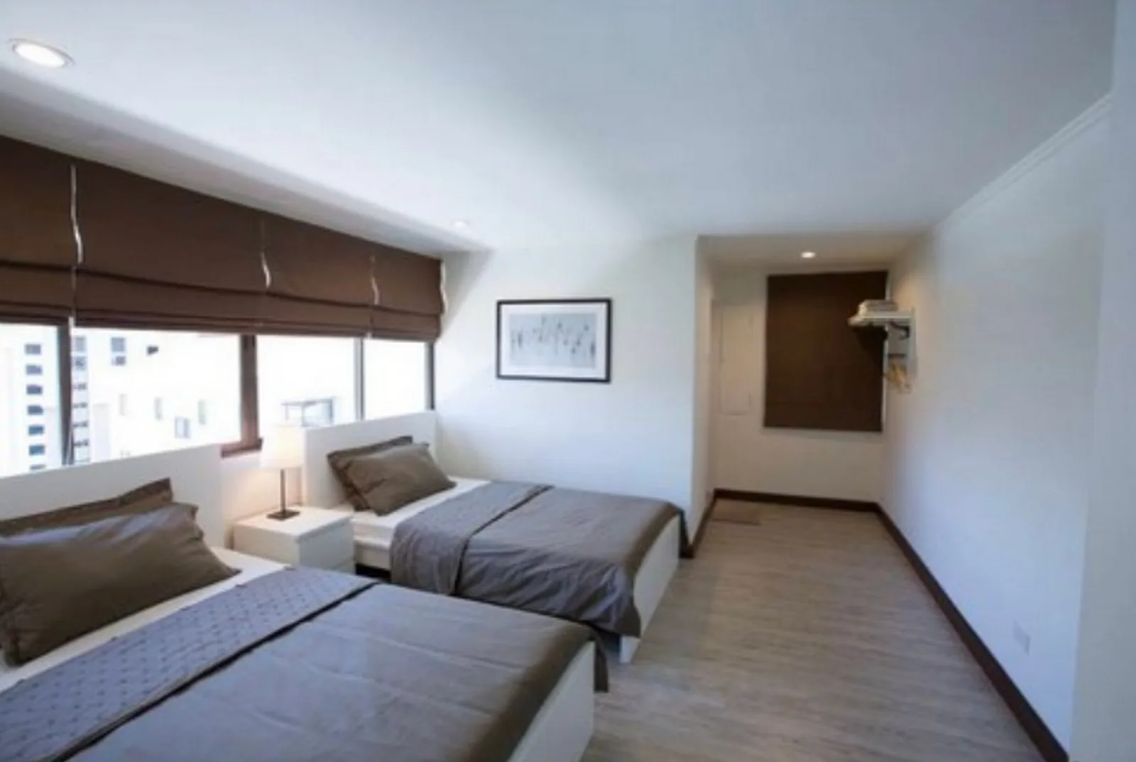 Beverly Tower Condo — photo 9