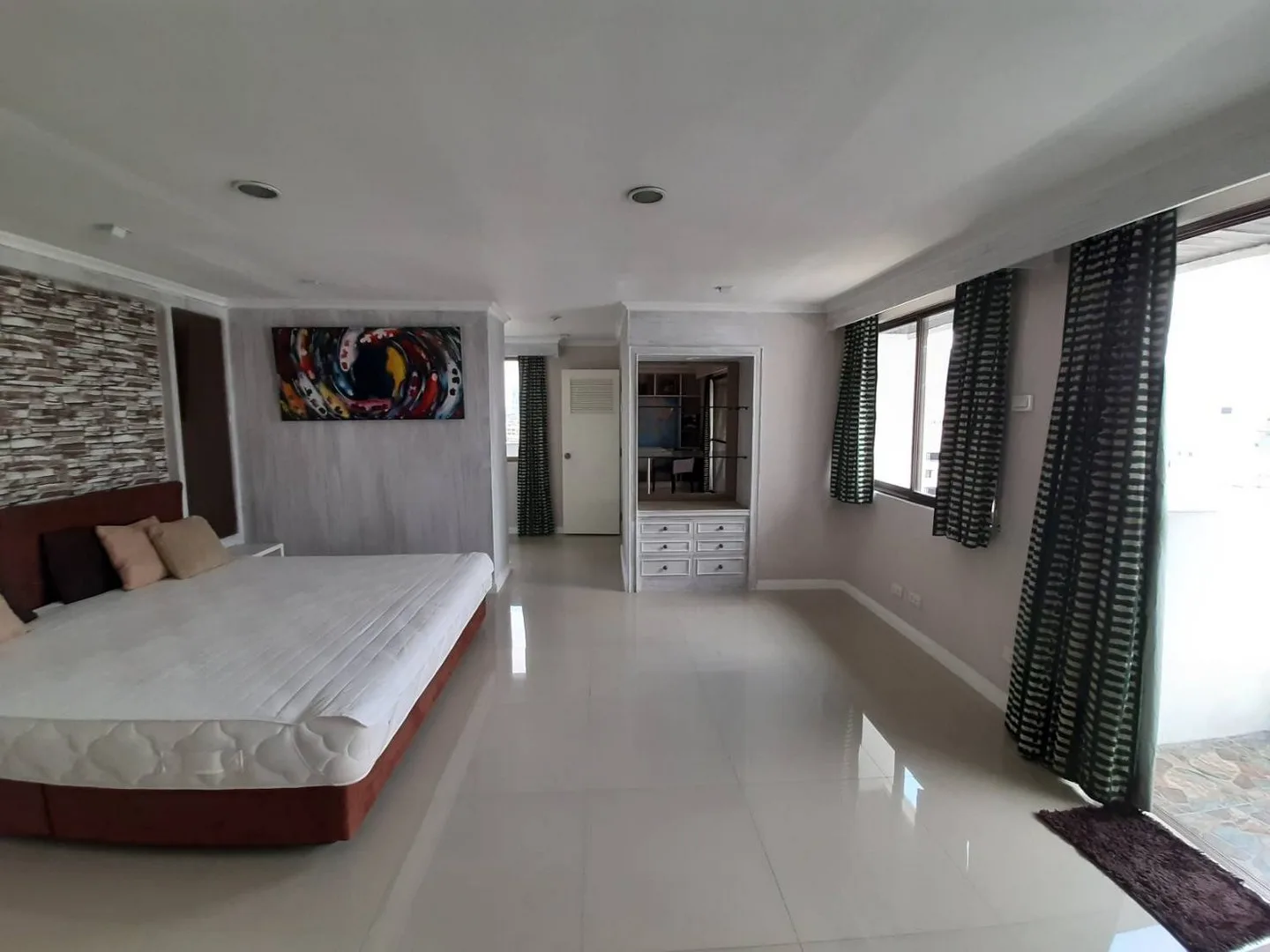 Beverly Tower Condo — photo 11