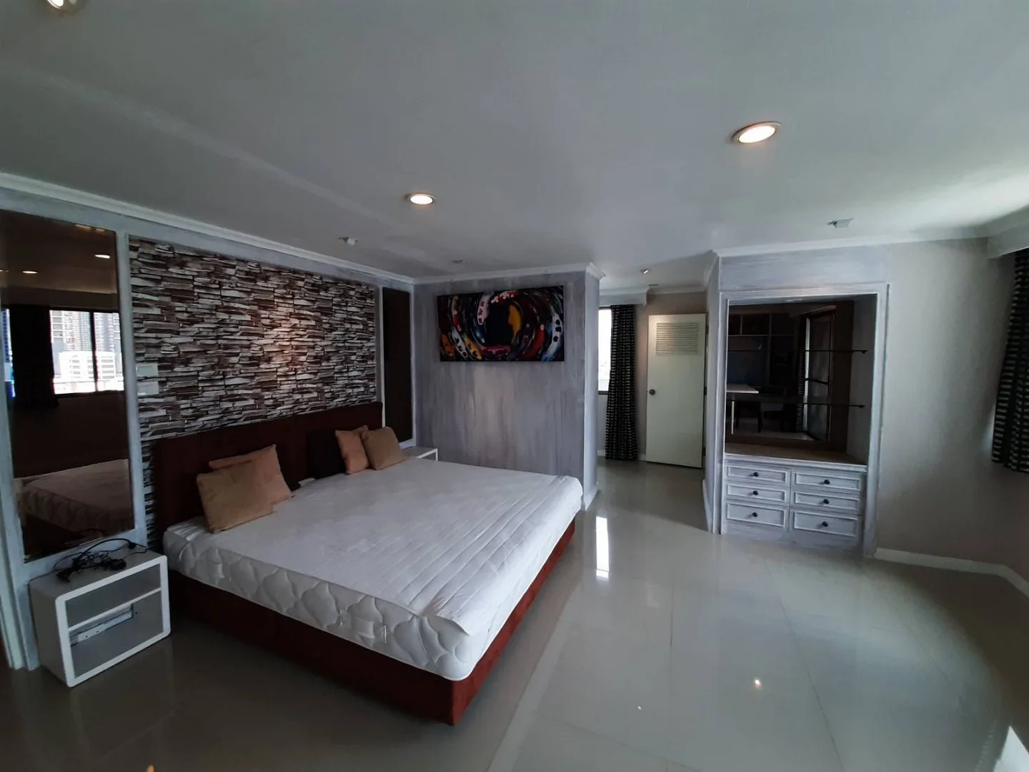 Beverly Tower Condo — photo 12