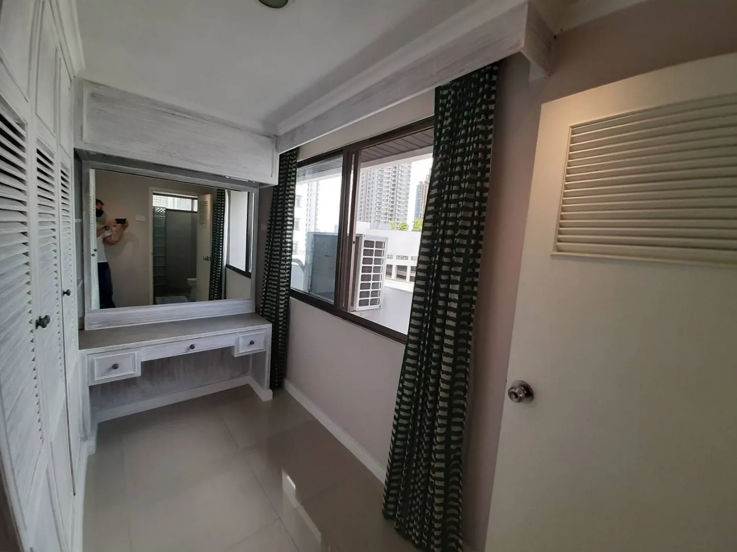 Beverly Tower Condo — photo 18