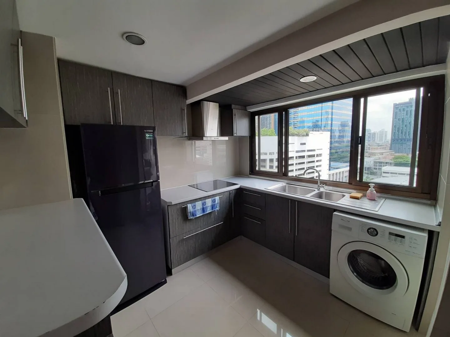 Beverly Tower Condo — photo 4