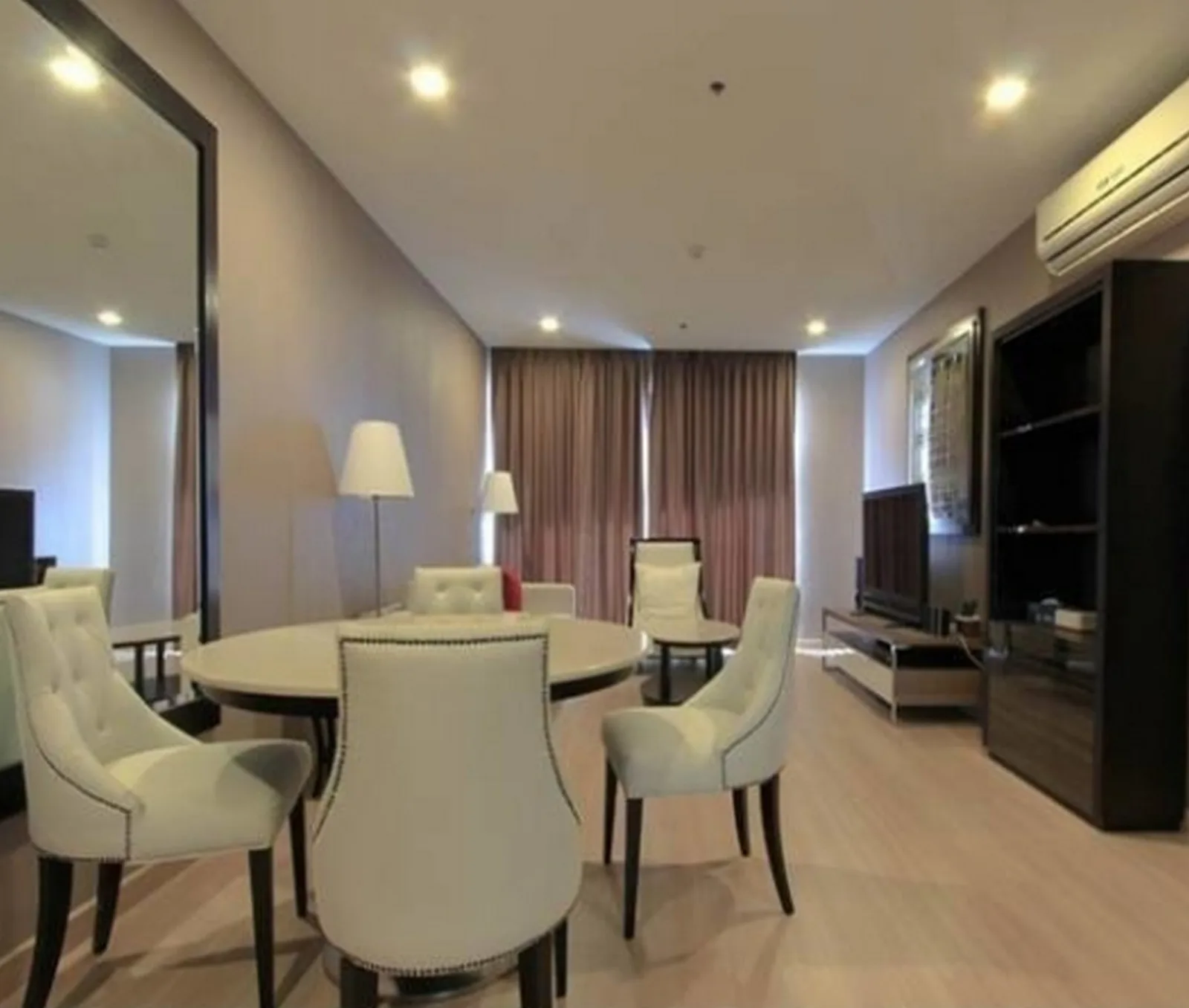 Sky Walk Condominium — photo 2
