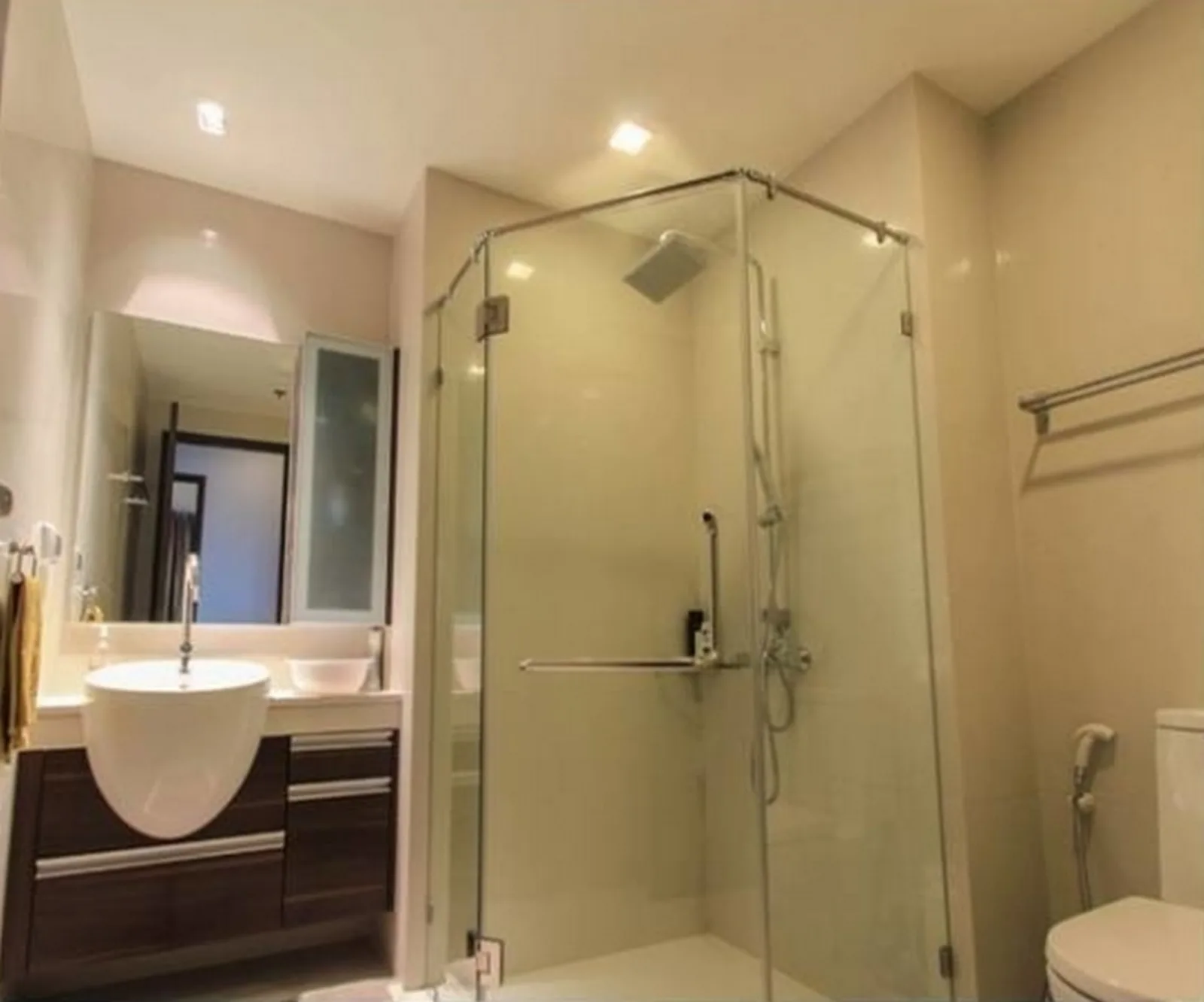 Sky Walk Condominium — photo 6