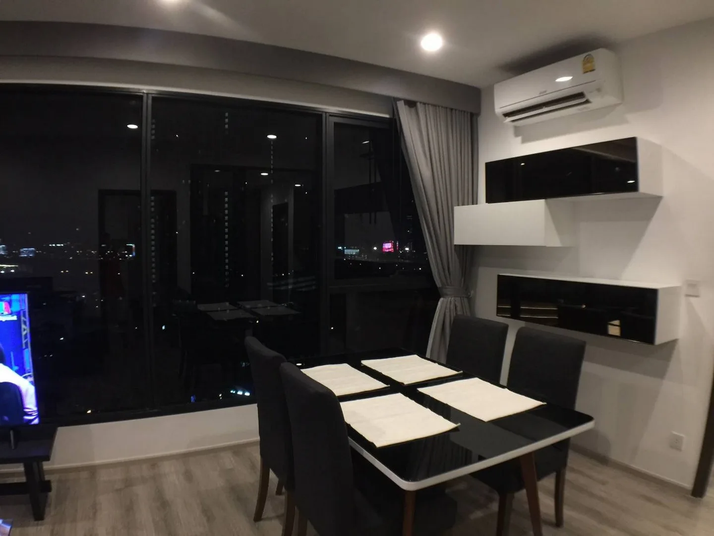 Ideo Mobi Asoke — photo 9