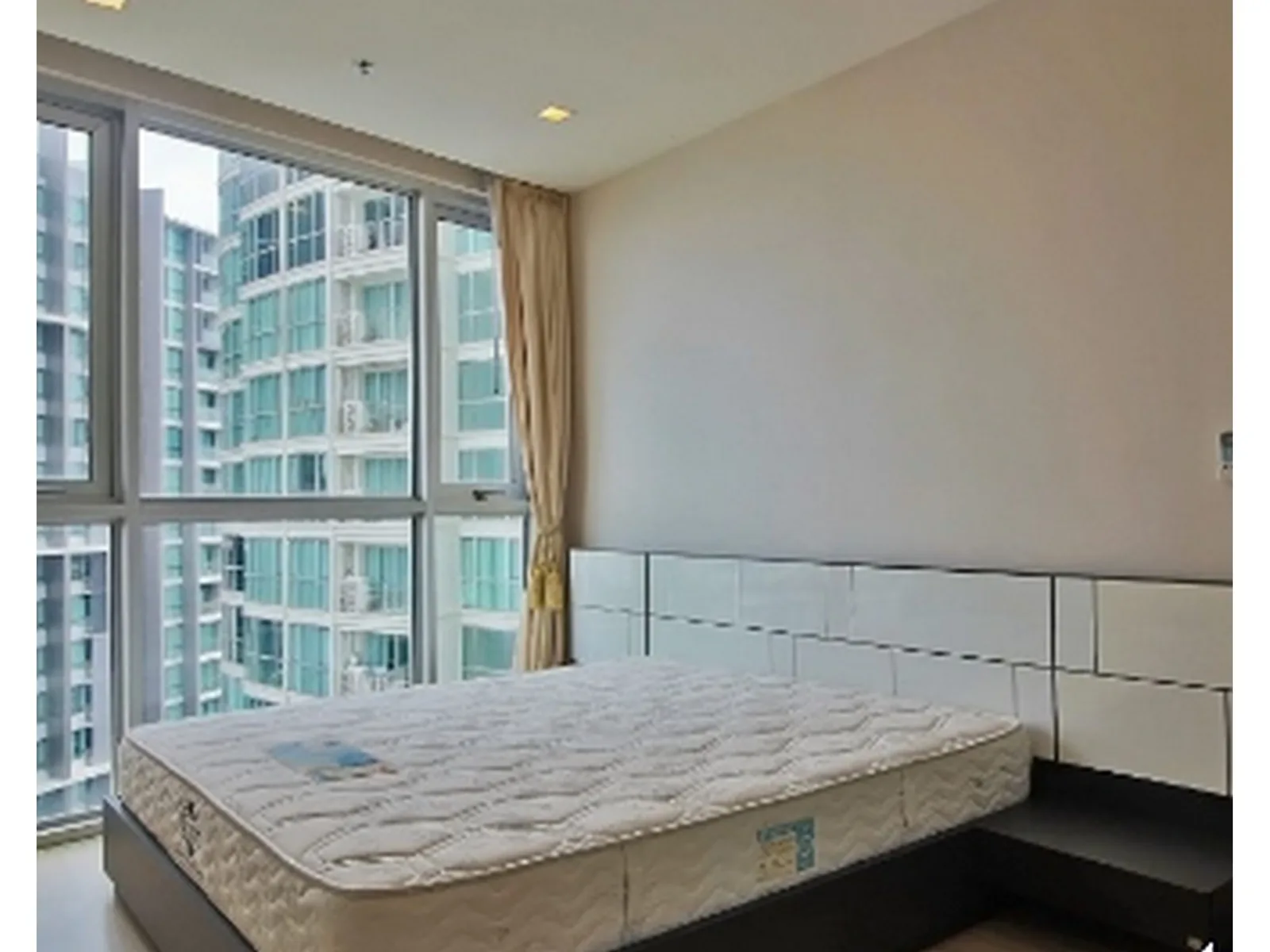 Sky Walk Condominium — photo 7