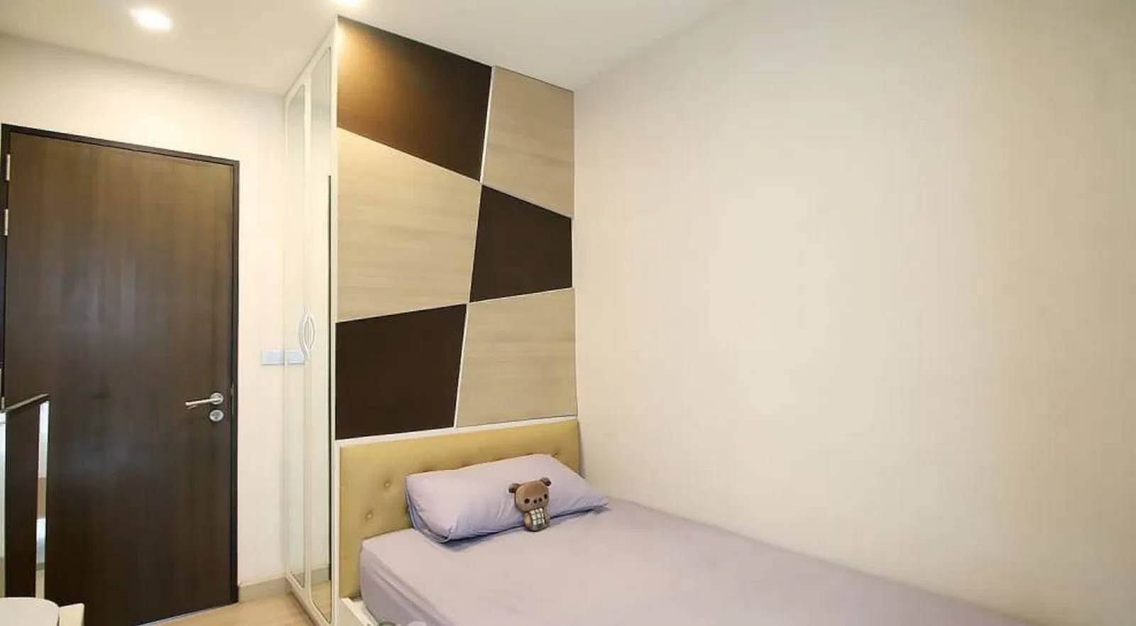 Sky Walk Condominium — photo 5