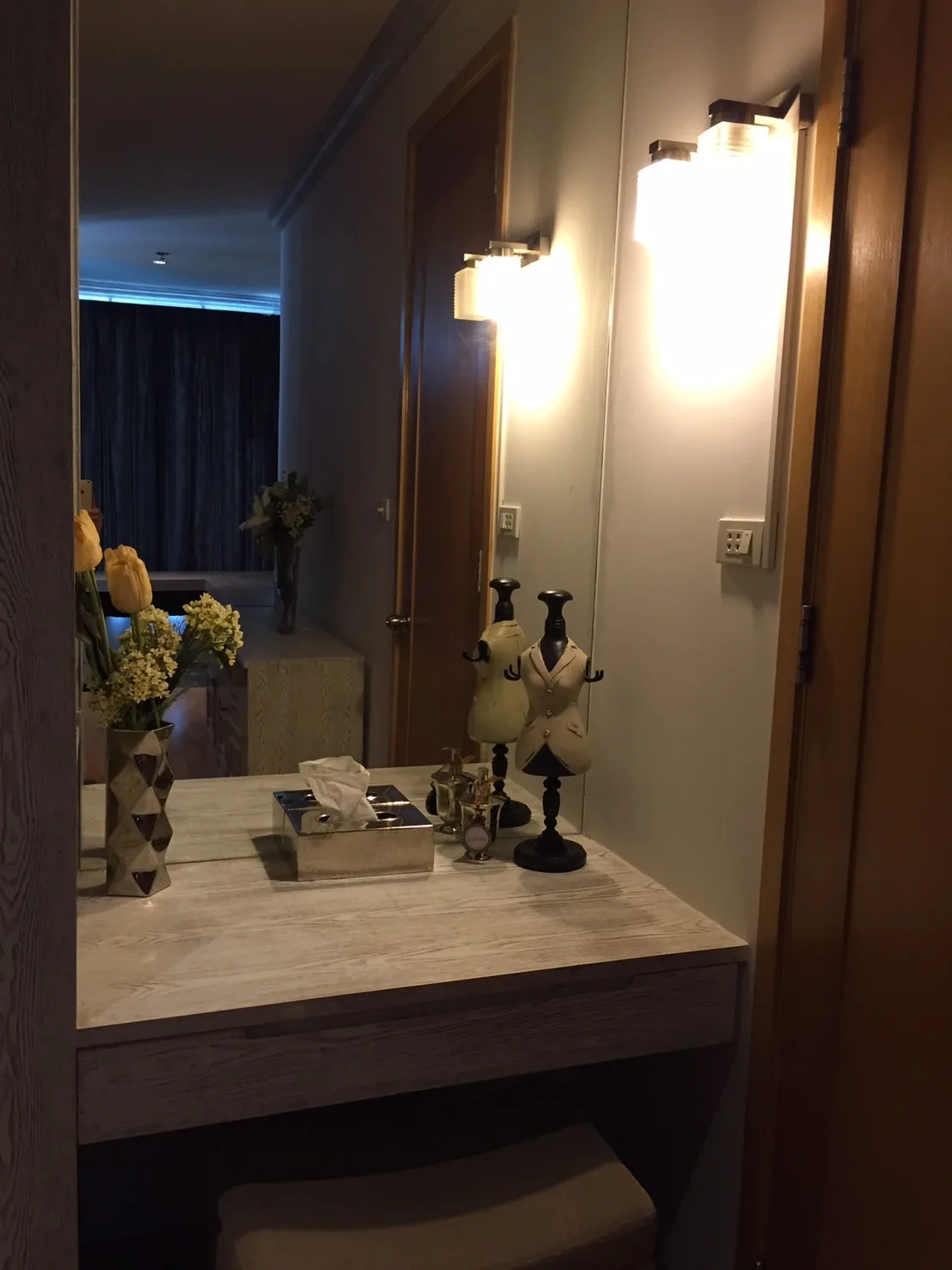 The Empire Place — photo 7
