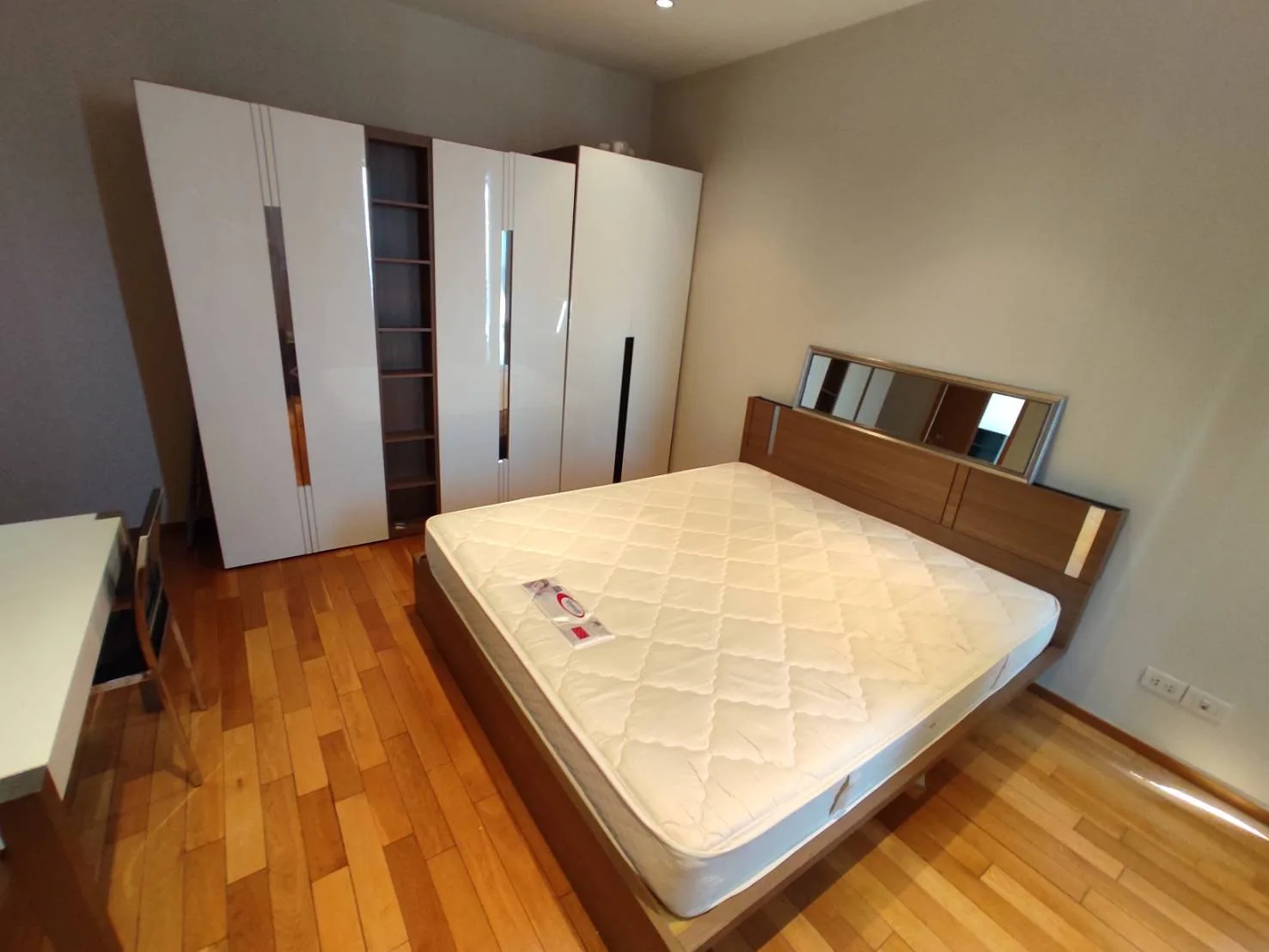 The Emporio Place — photo 5