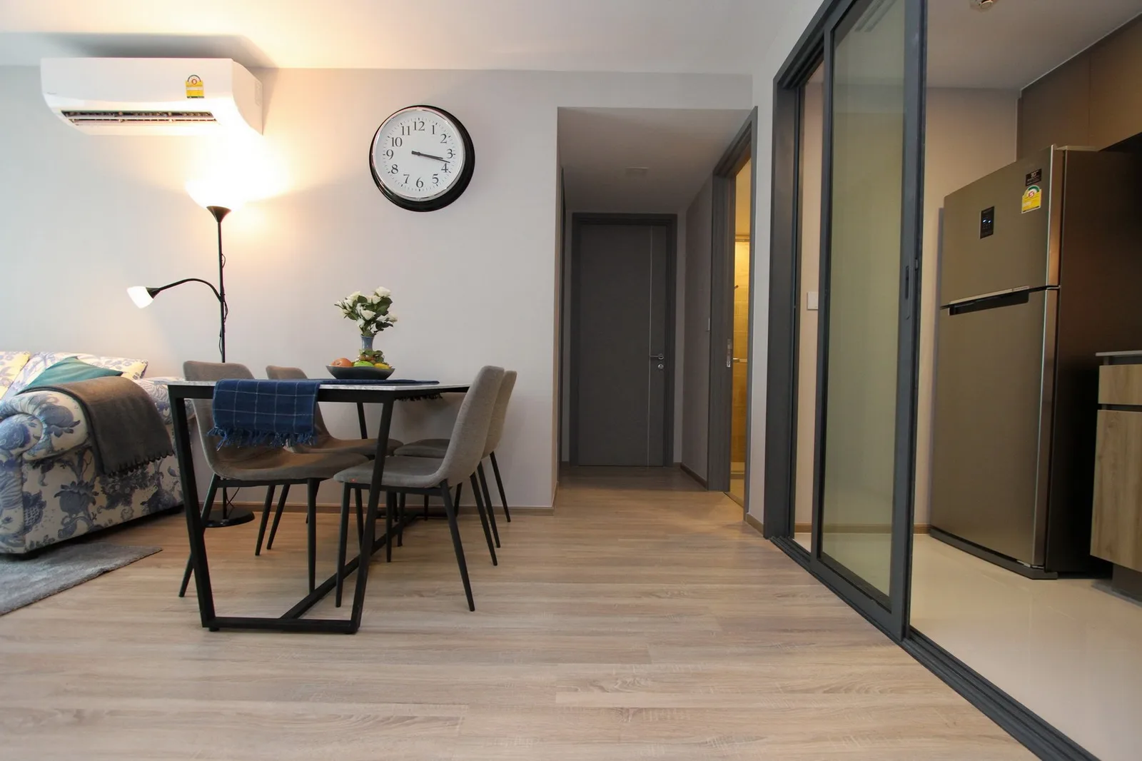 Taka Haus Ekamai 12 — photo 13
