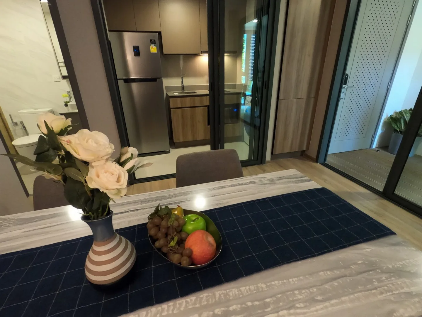 Taka Haus Ekamai 12 — photo 8