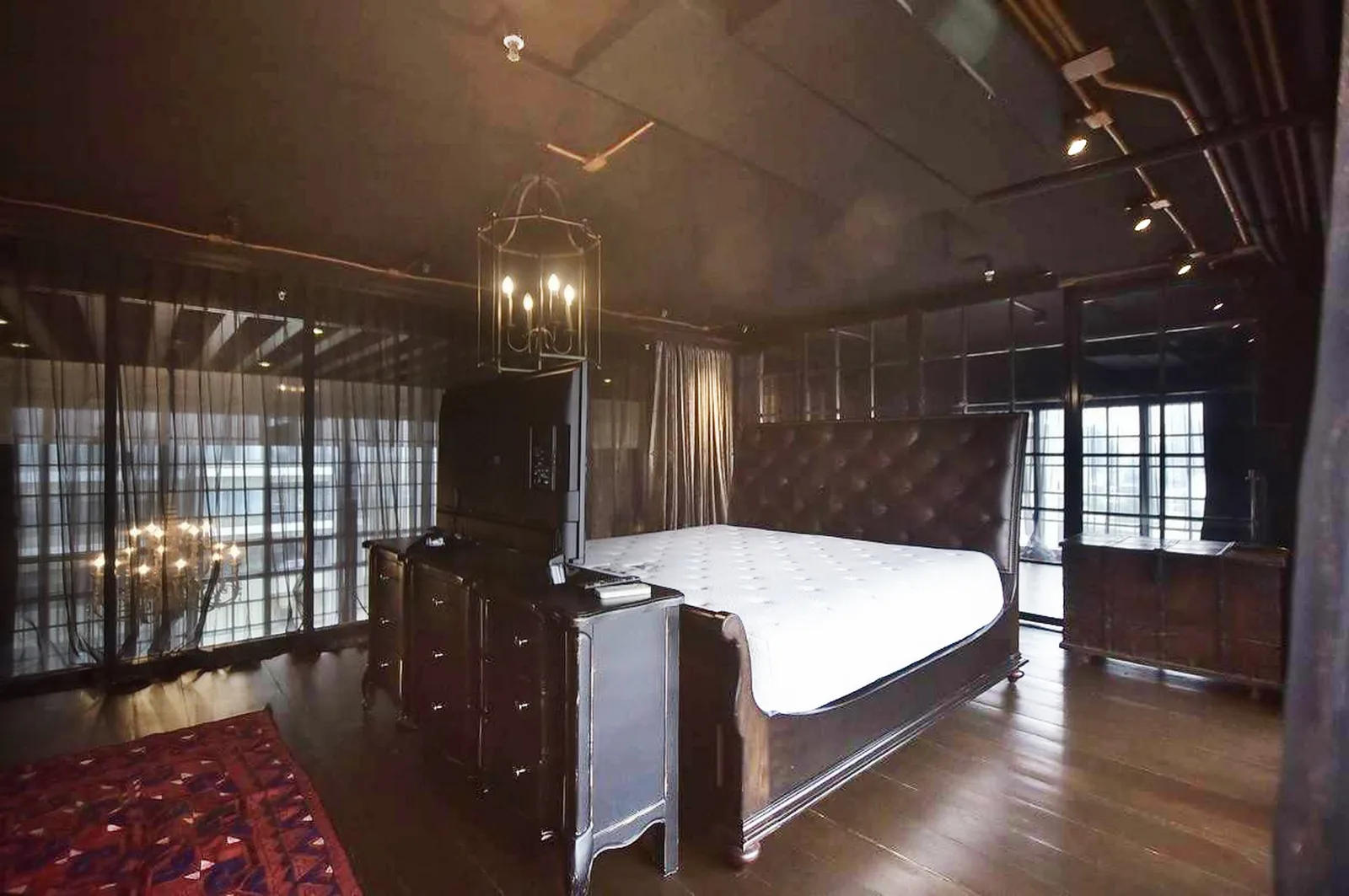 The Emporio Place — photo 4