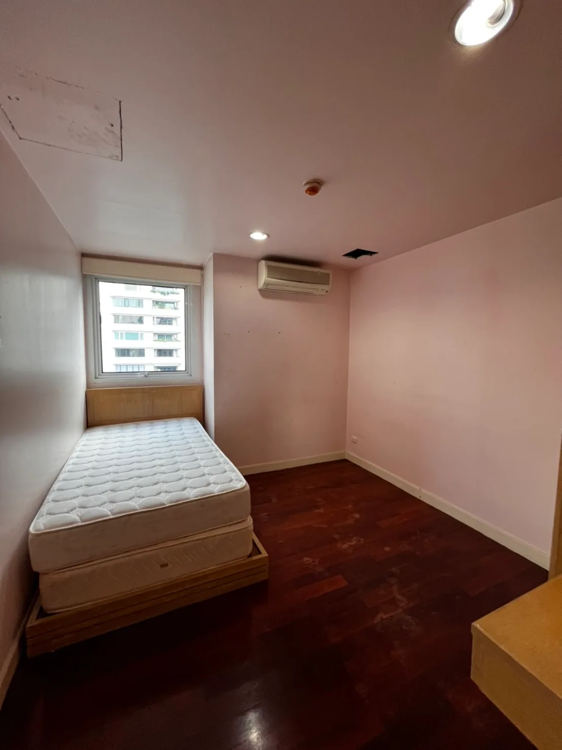 Urbana Sukhumvit 15 — photo 10