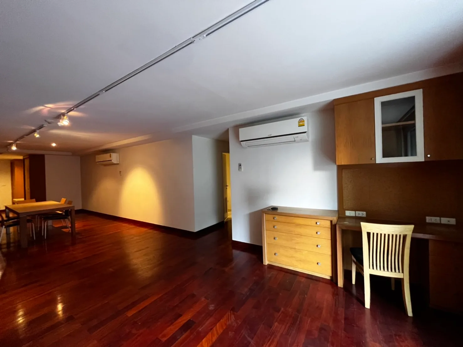 Urbana Sukhumvit 15 — photo 3