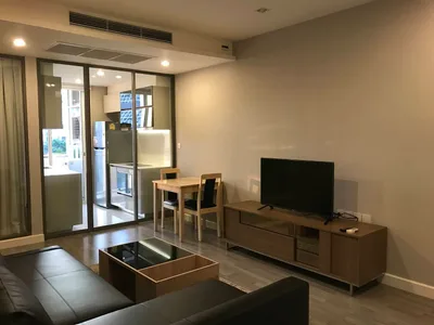 The room Sathorn - TanonPun