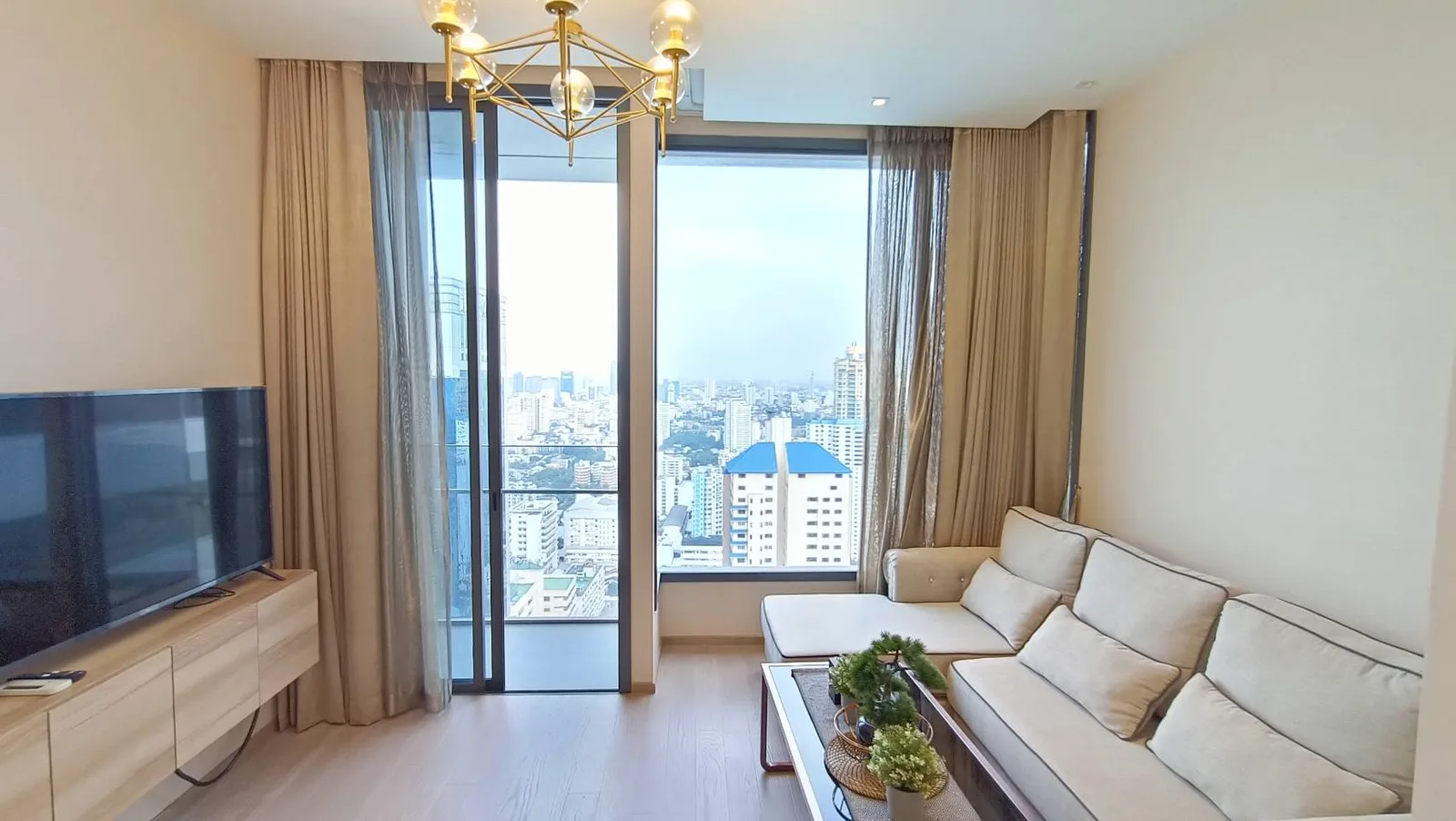 The Esse Asoke — photo 2