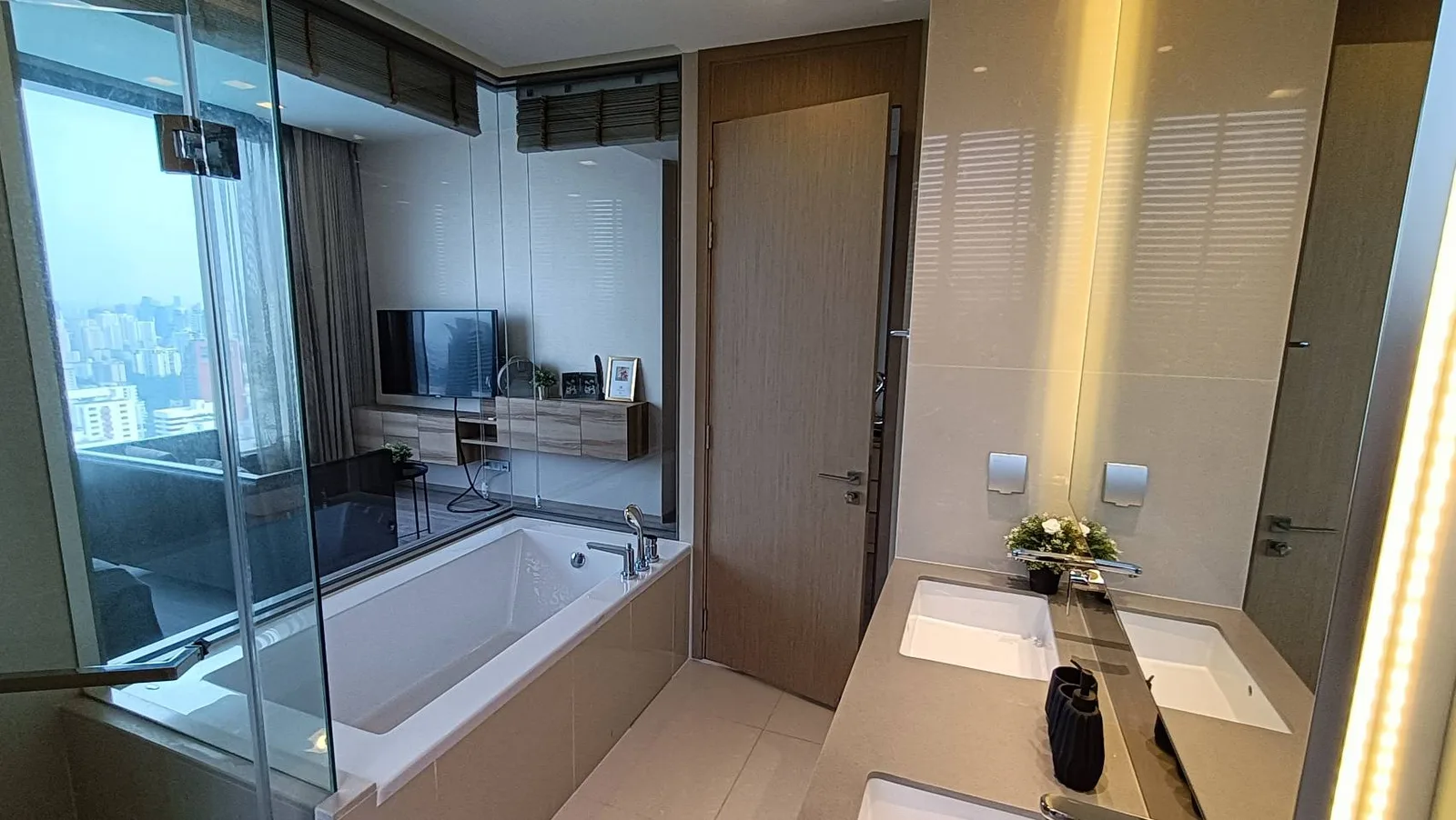 The Esse Asoke — photo 10